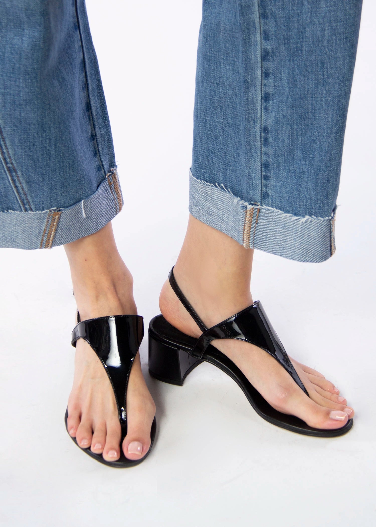 swatch_Black Patent l'idea doris thong sandal