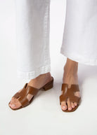 swatch_Brown Leather l'idea heeled slide sandal