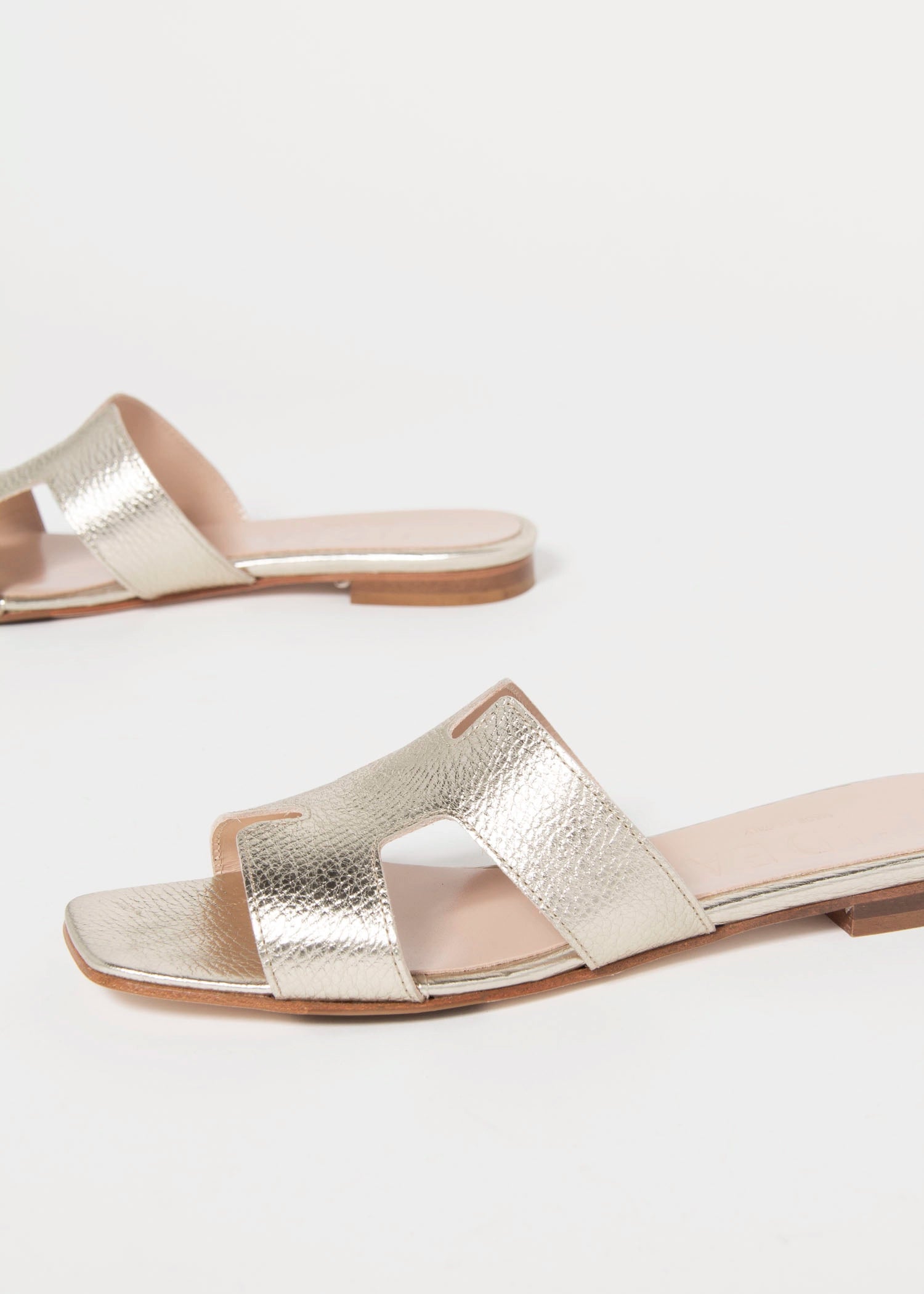 swatch_platino leather leather cutout sandal flat sandals