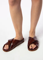 swatch_Cognac Leather l'idea twist leather sandal