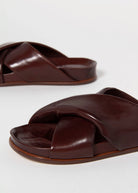 swatch_Cognac Leather l'idea twist leather sandal