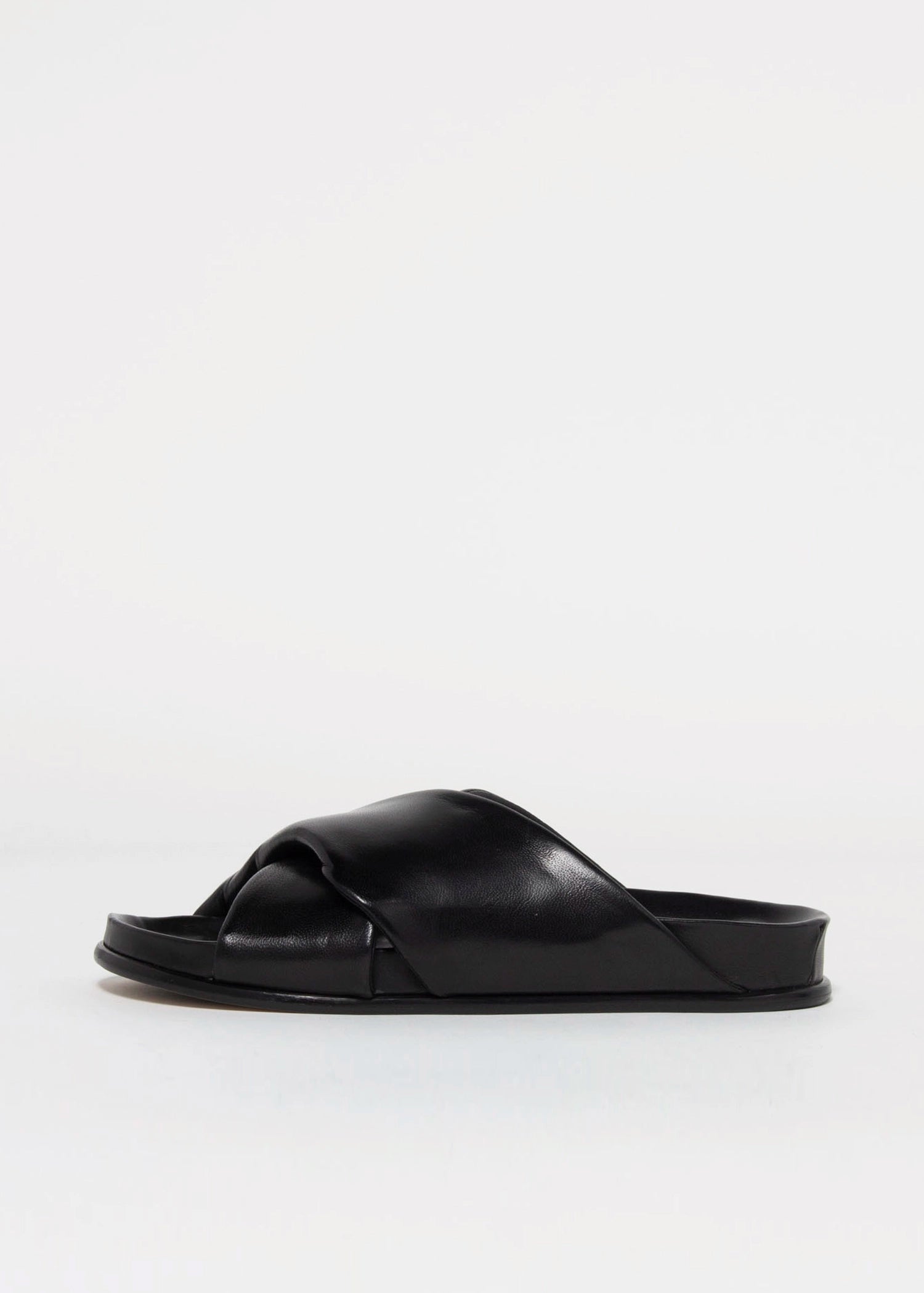 swatch_Black Leather l'idea twist leather sandal