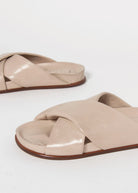 swatch_Beige Leather l'idea twist leather sandal