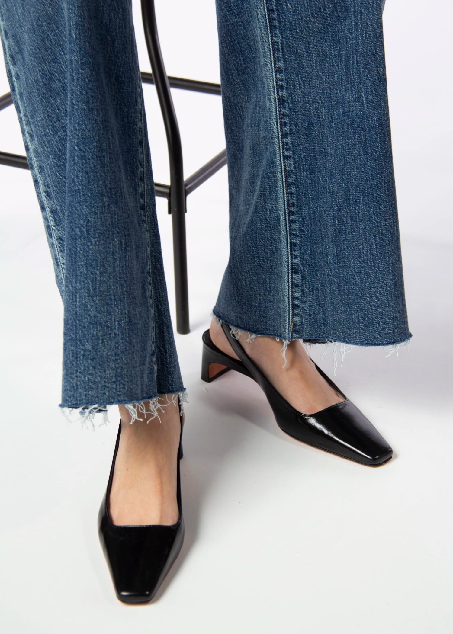swatch_Black Leather l'idea slingback pump