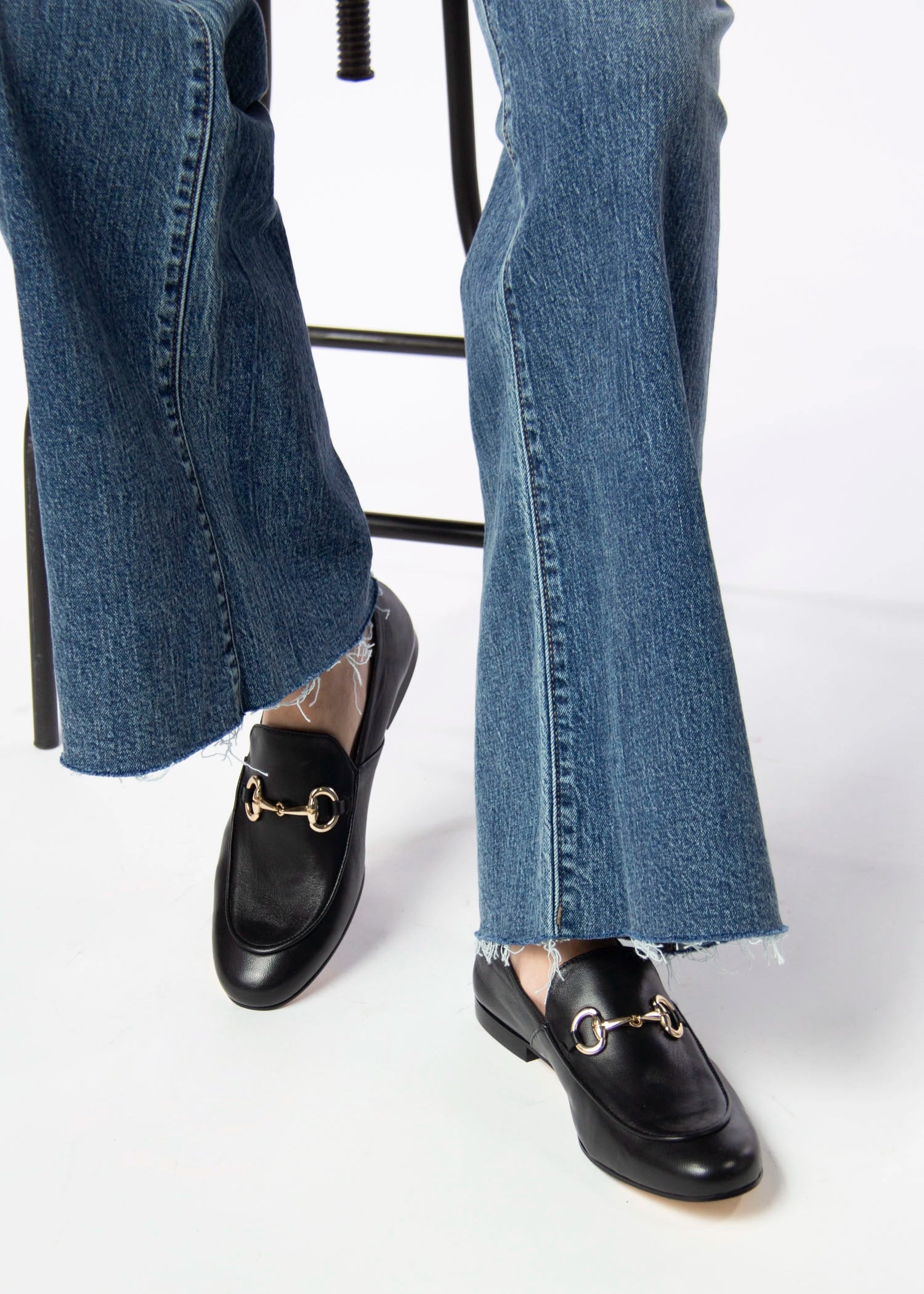 swatch_black leather loafer with bit flat shoes