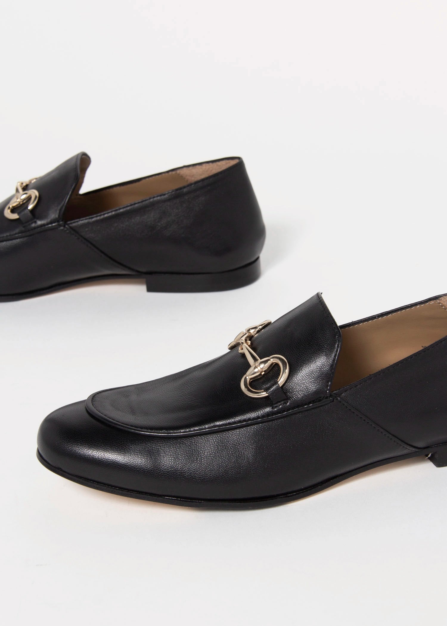 swatch_black leather loafer with bit flat shoes
