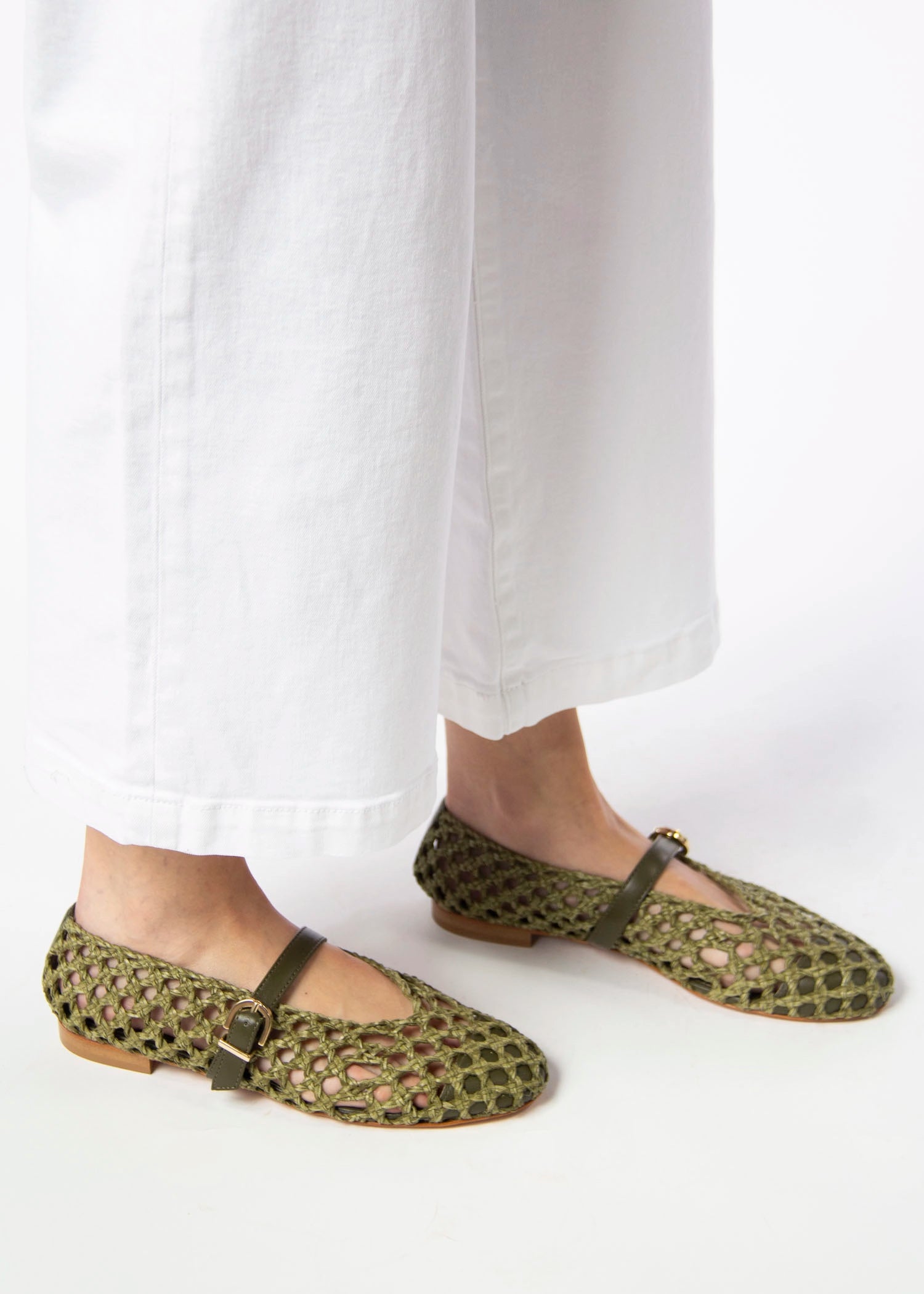 swatch_Olive Leather l'idea dolo woven mary jane
