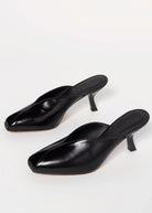 swatch_Black Leather l'idea peep toe sandal