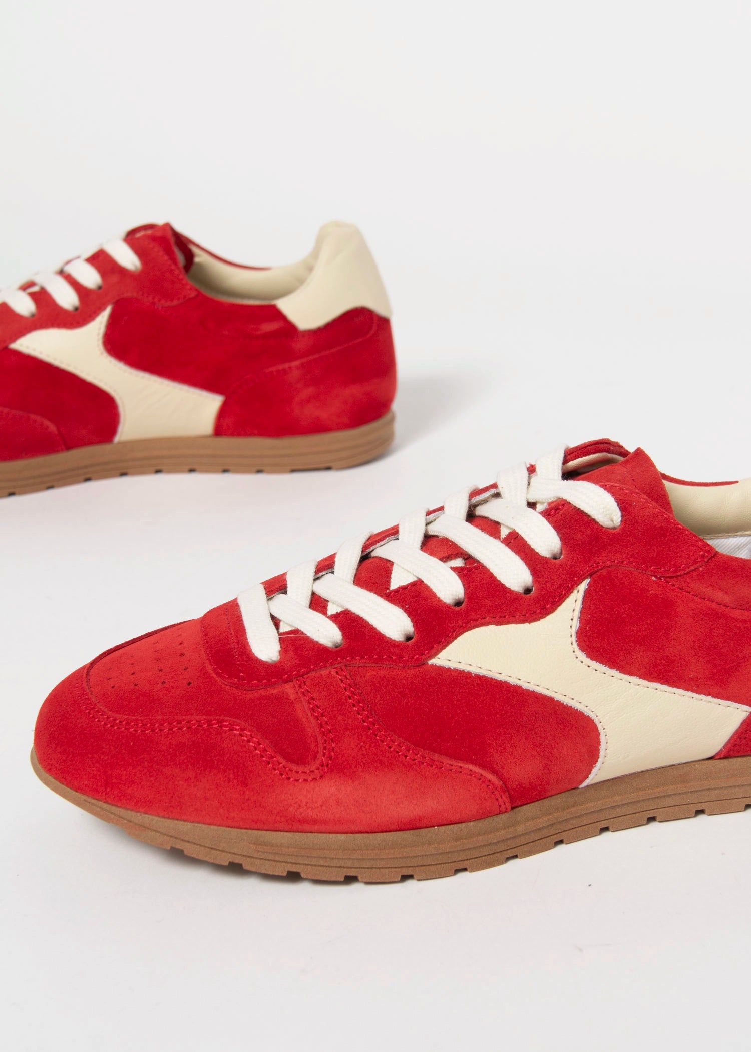 swatch_Red Suede l'idea sneakerina