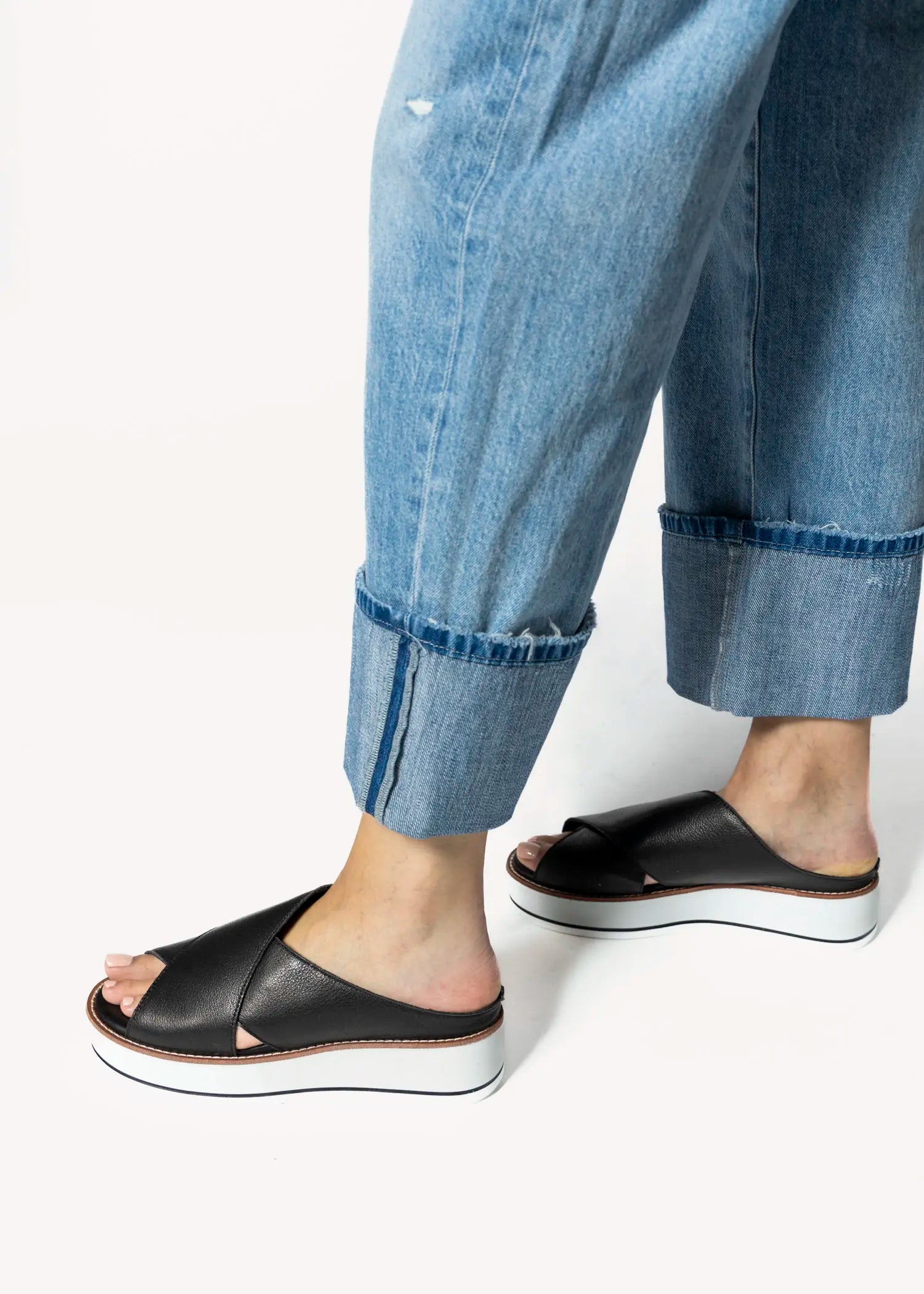 swatch_black leather orelia slide sandal platform sandals