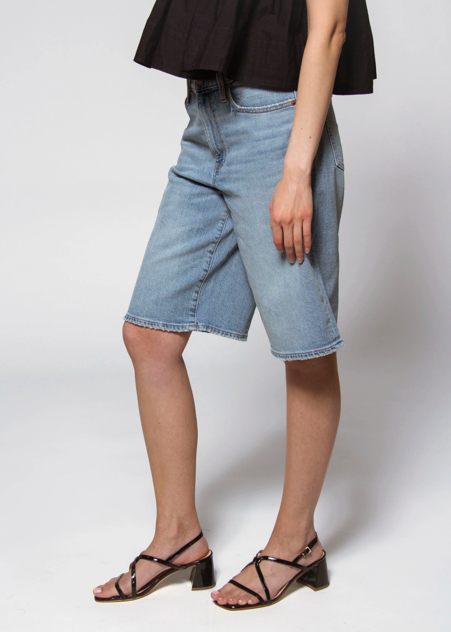 swatch_Light Denim daze jeans cruiser short