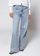 swatch_Light Denim pistola jadyn palazzo jeans