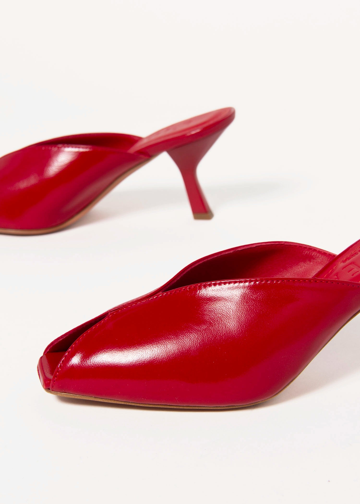 swatch_Red Leather l'idea peep toe sandal