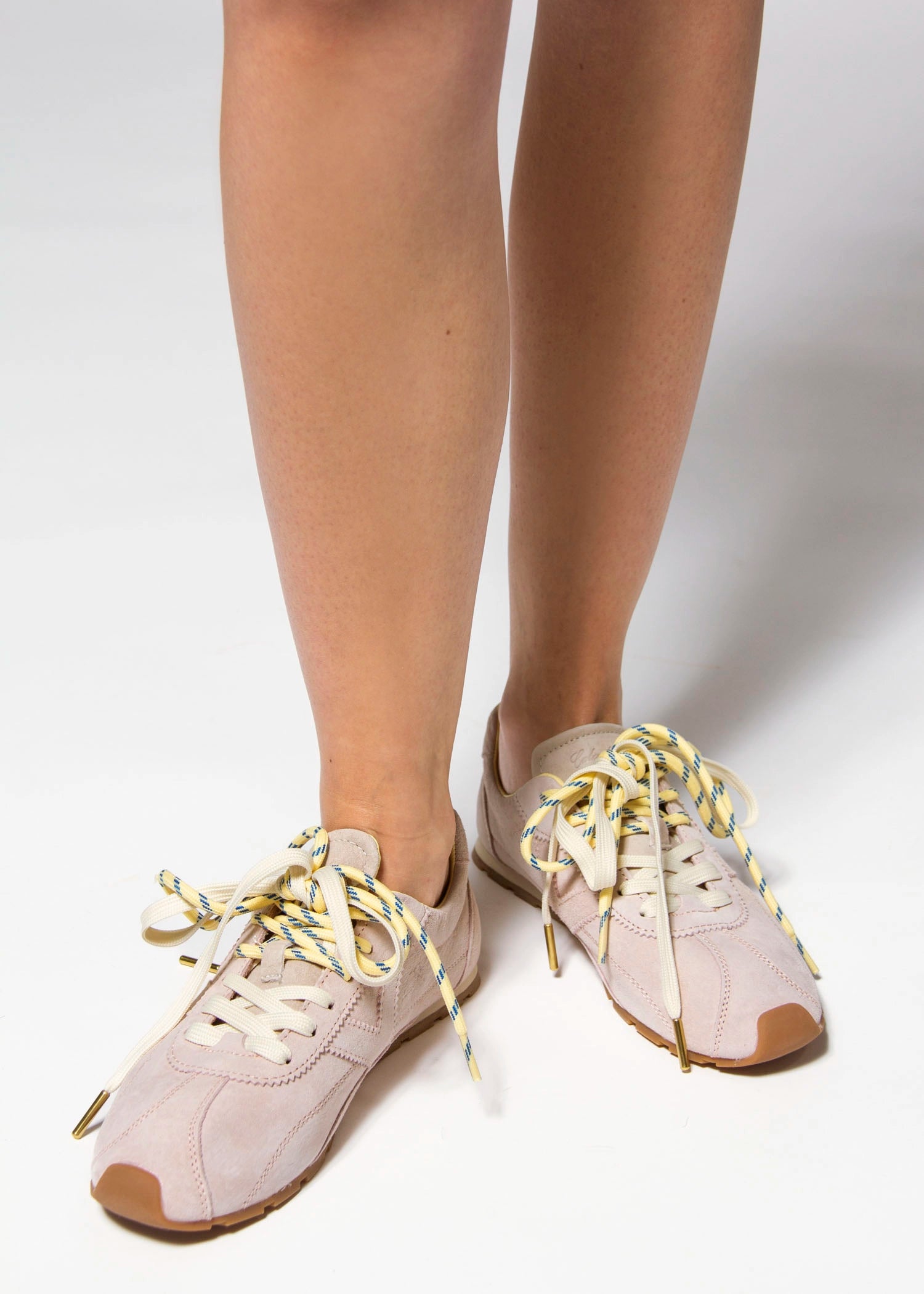 swatch_Nude Suede victoria aster sneakers