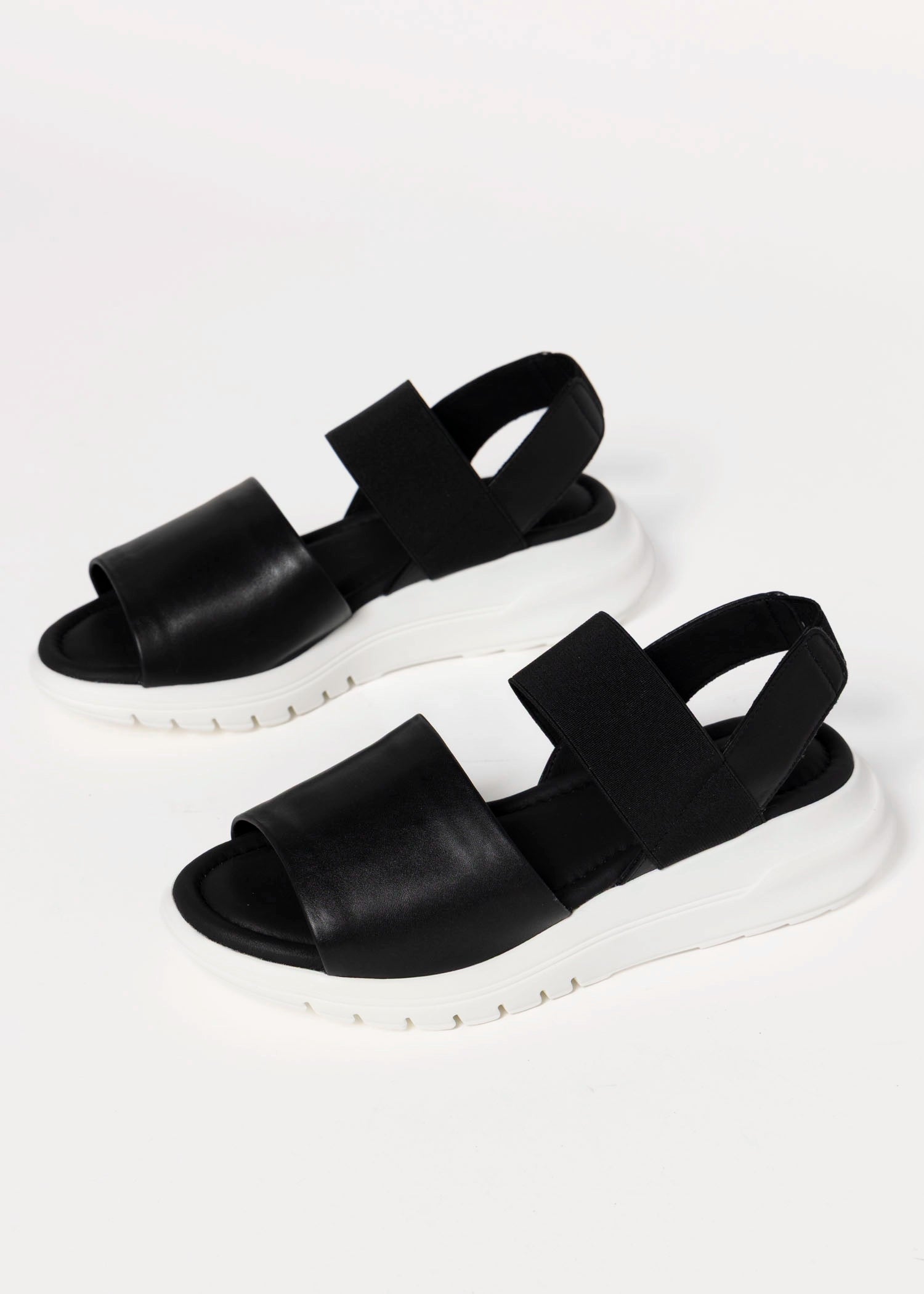 swatch_Black the flexx tuana comfort sandal