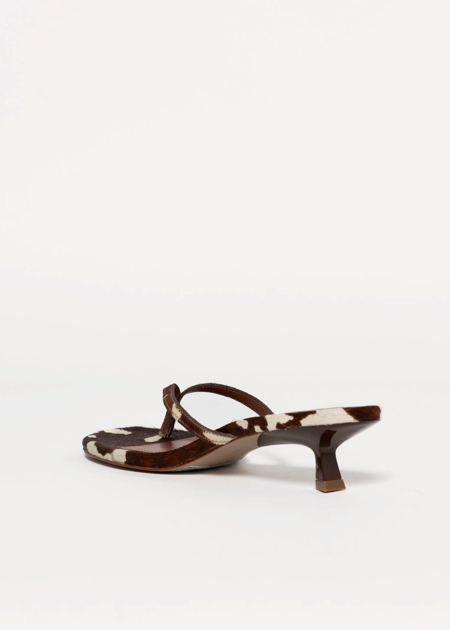 swatch_Pearl schutz carolyn kitten heel sandal