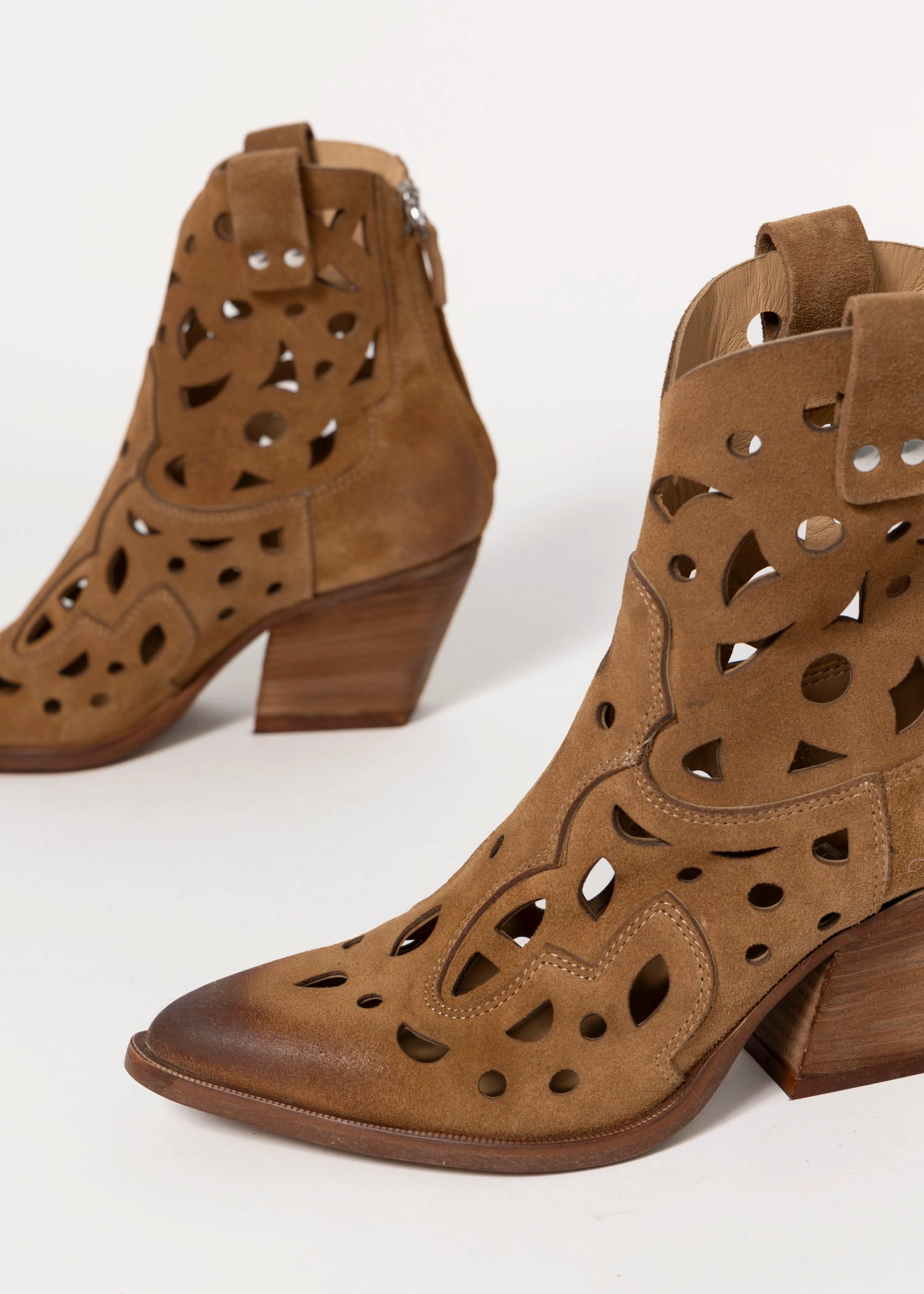 swatch_Cuoio Suede l'idea cutout western boot