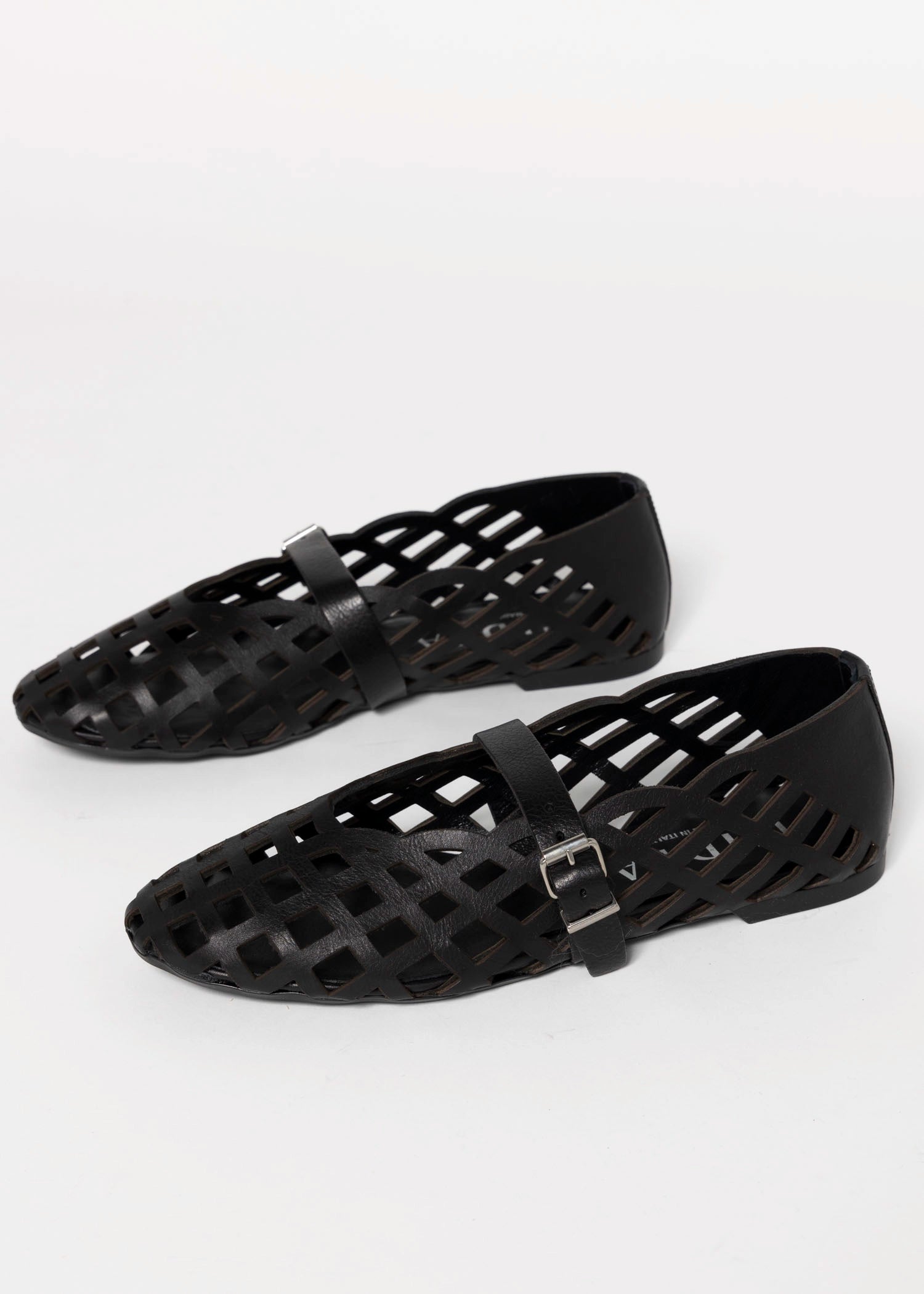 swatch_Black Leather l'idea cutout leather mary jane