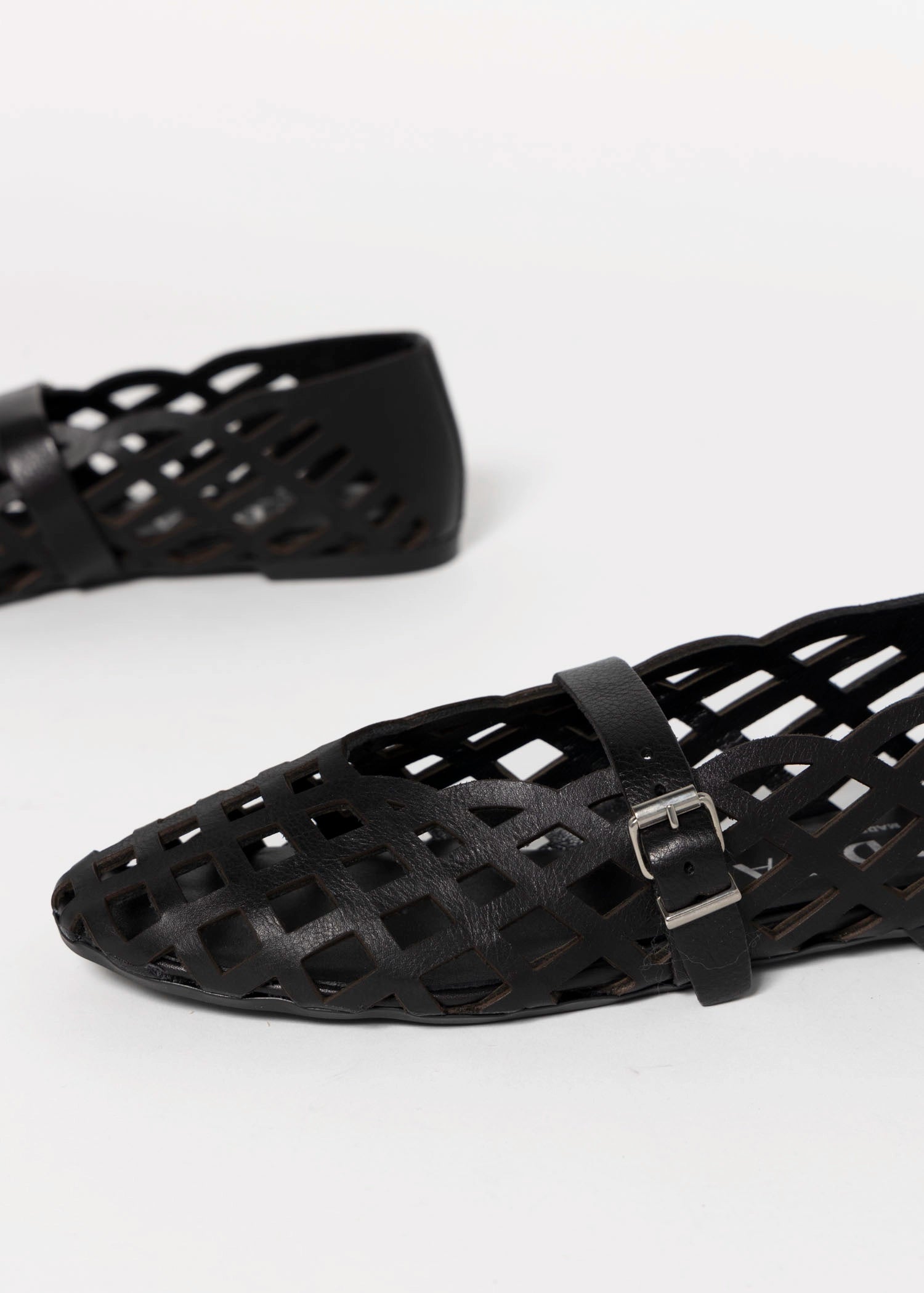 swatch_Black Leather l'idea cutout leather mary jane