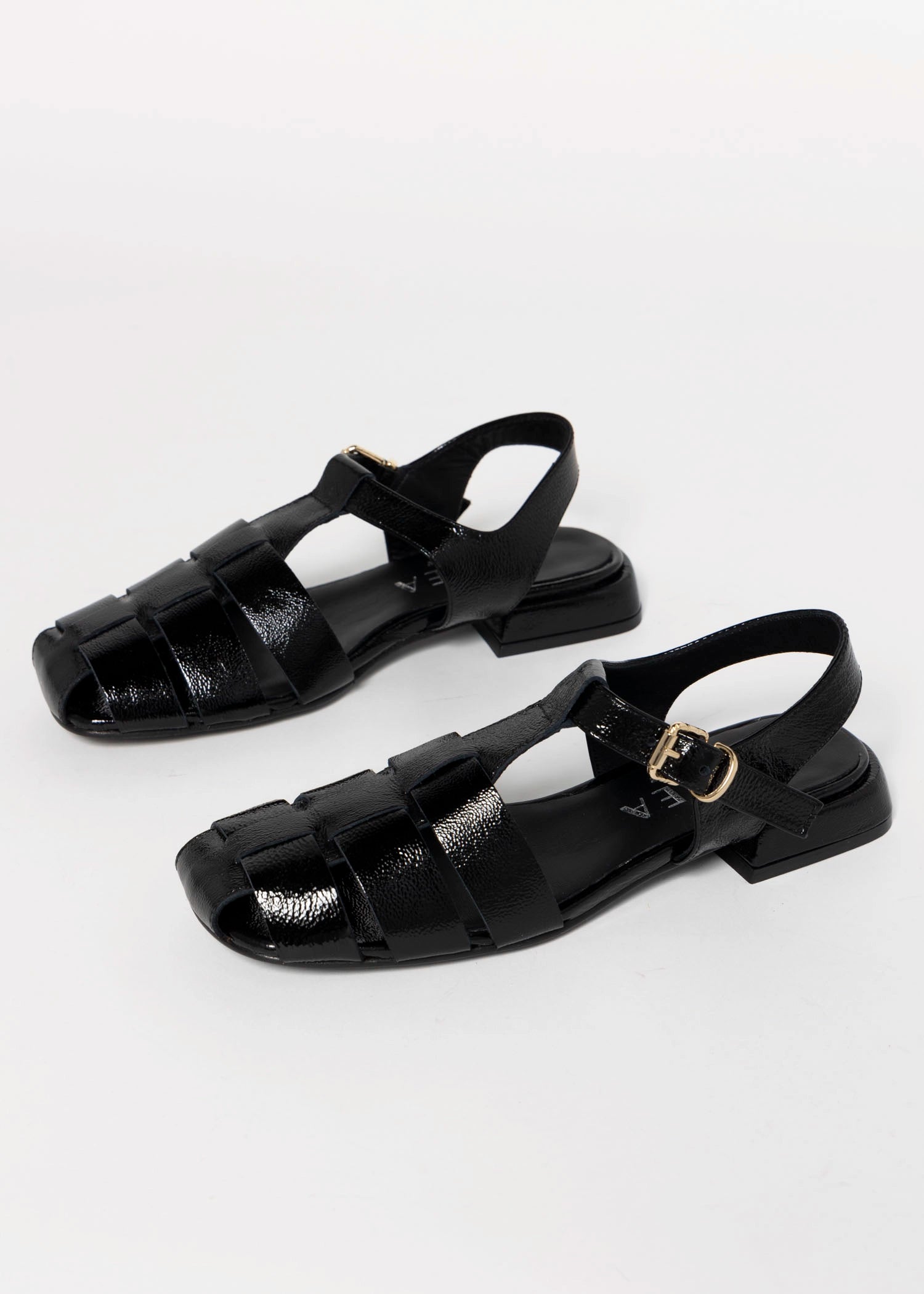 swatch_Black Patent l'idea flat fisherman sandal