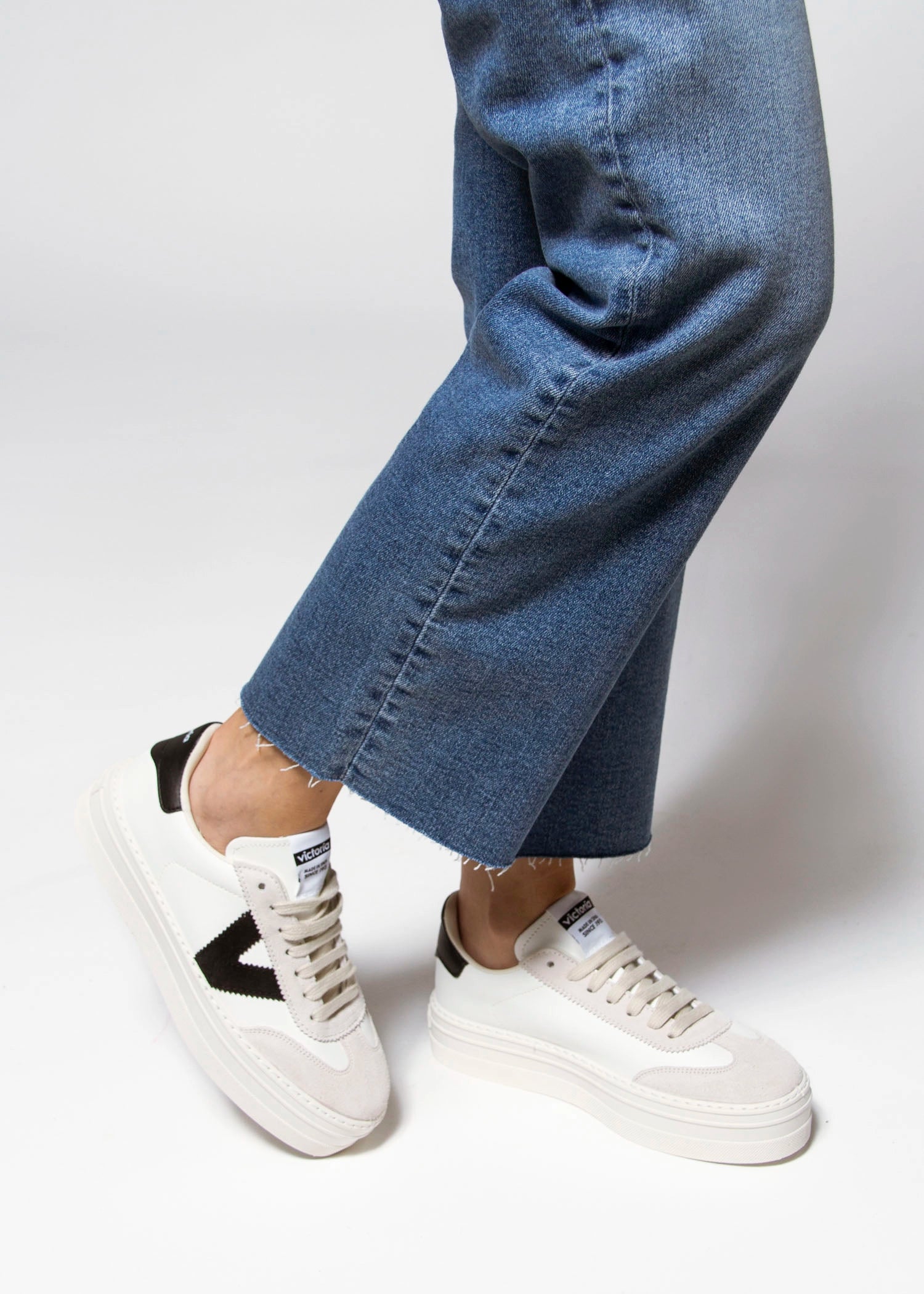 swatch_Black victoria barcelona platform sneaker