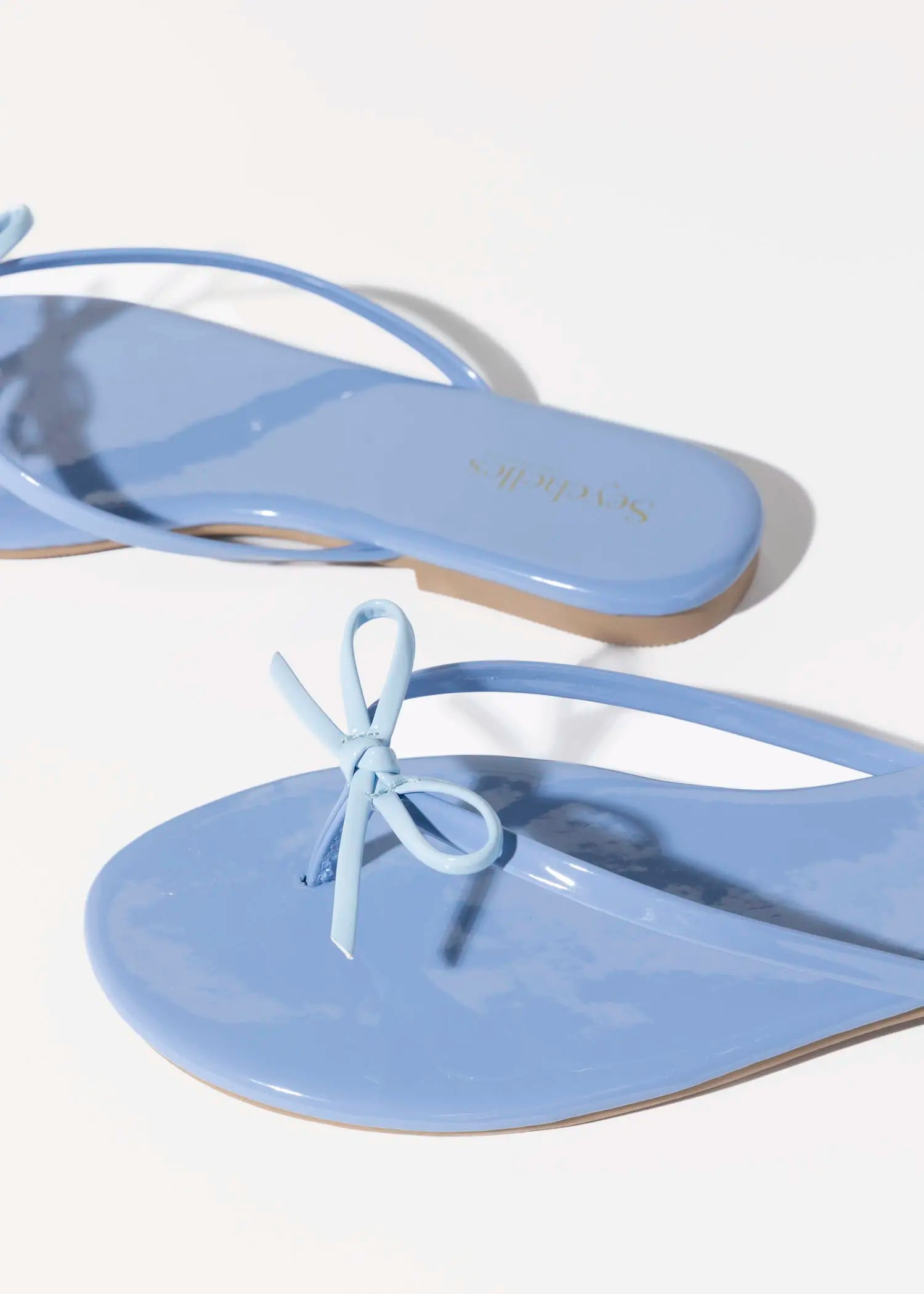 swatch_blue wishlist flip flop flat sandals