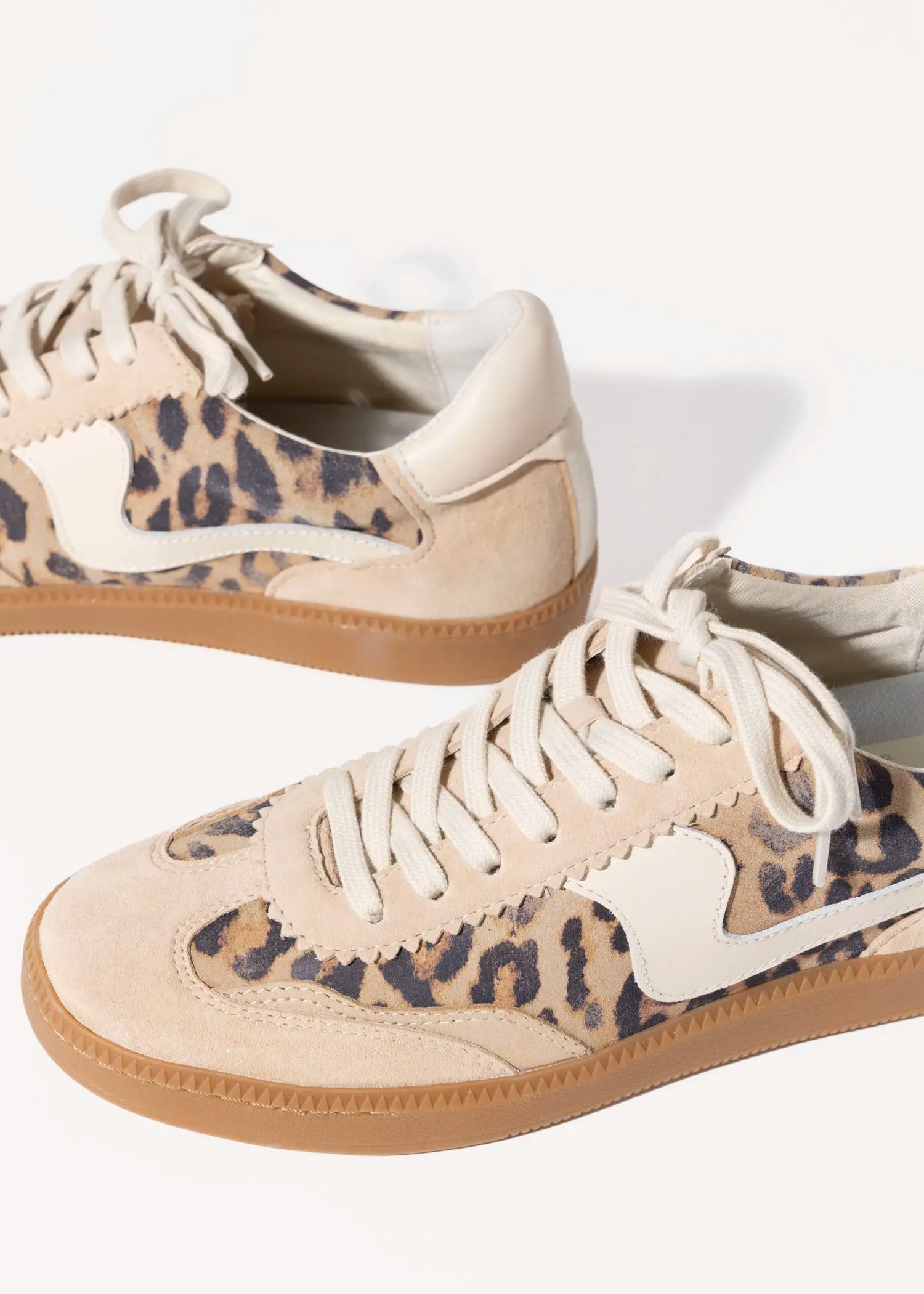 swatch_light leopard notice leopard sneaker shoes