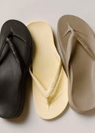 swatch_taupe arch support flip flop flat sandals