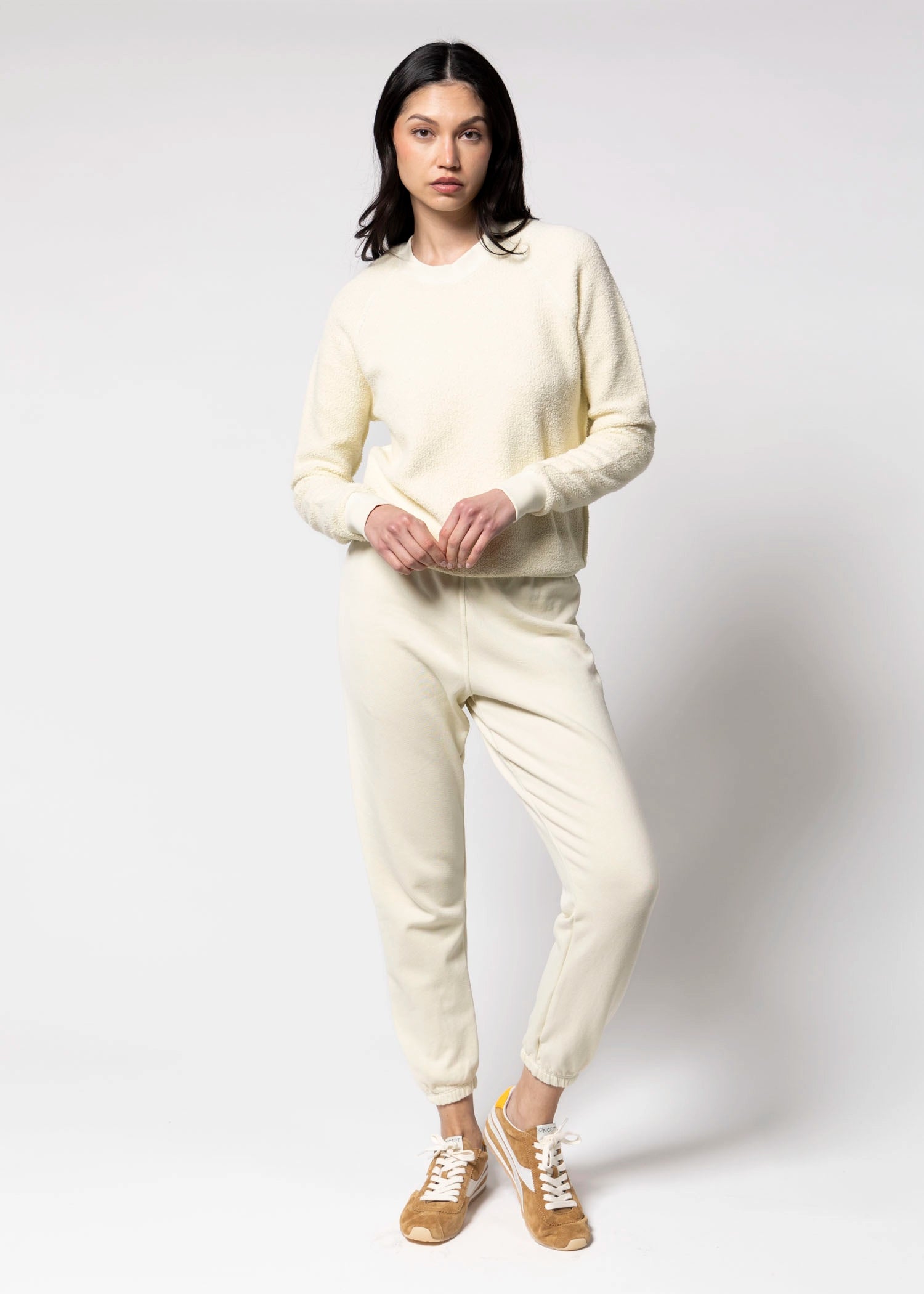swatch_Custard perfect white tee johnny sweatpants