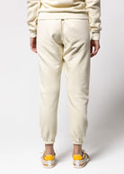 swatch_Custard perfect white tee johnny sweatpants
