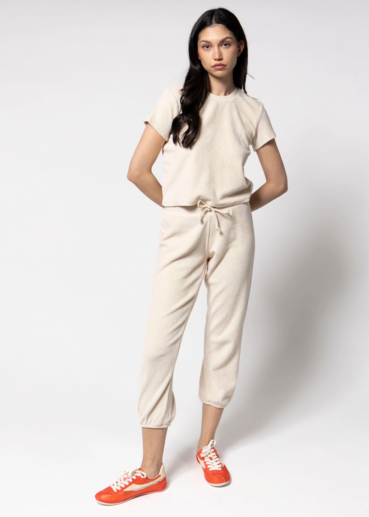 swatch_Sugar perfect white tee gogo sweatpant