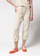 swatch_Sugar perfect white tee gogo sweatpant