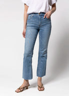 swatch_Medium Wash kut from the kloth kelsey jean