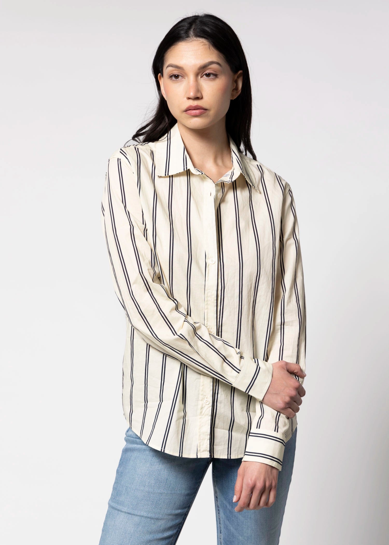 swatch_Sugar Navy perfect white tee gisele button down shirt
