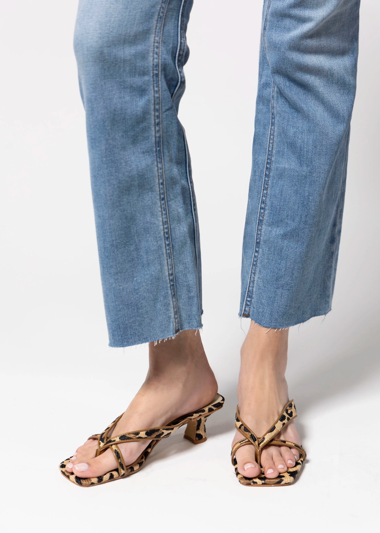 swatch_Leopard dolce vita brevel heeled sandal