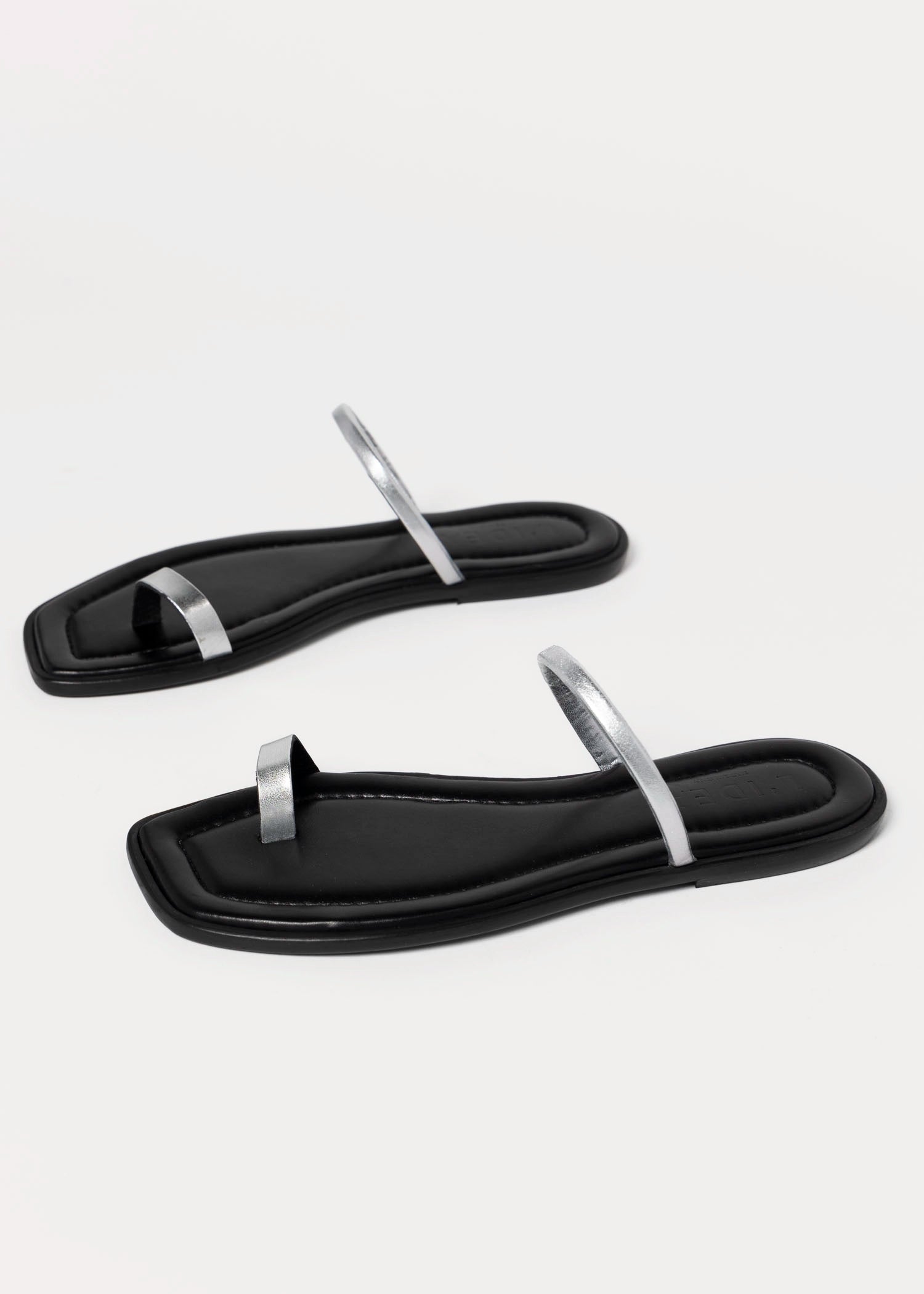 swatch_Silver l'idea two ring sandal