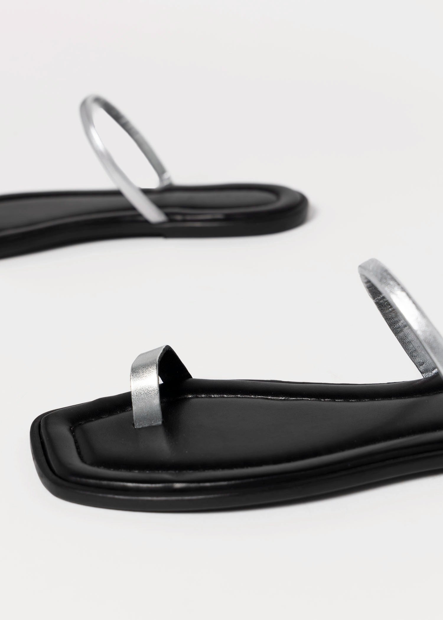 swatch_Silver l'idea two ring sandal