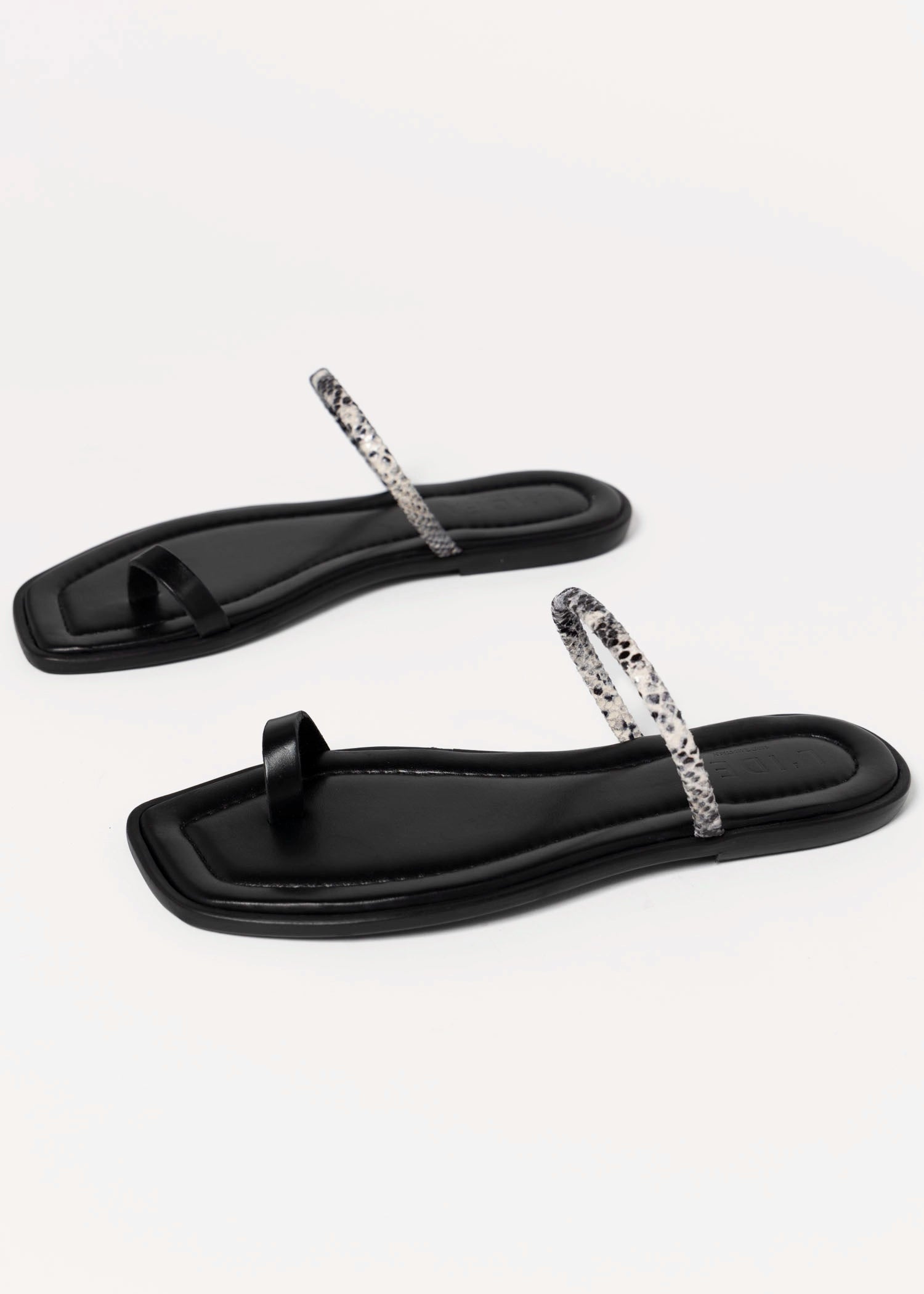 swatch_Snake/Black l'idea two ring sandal