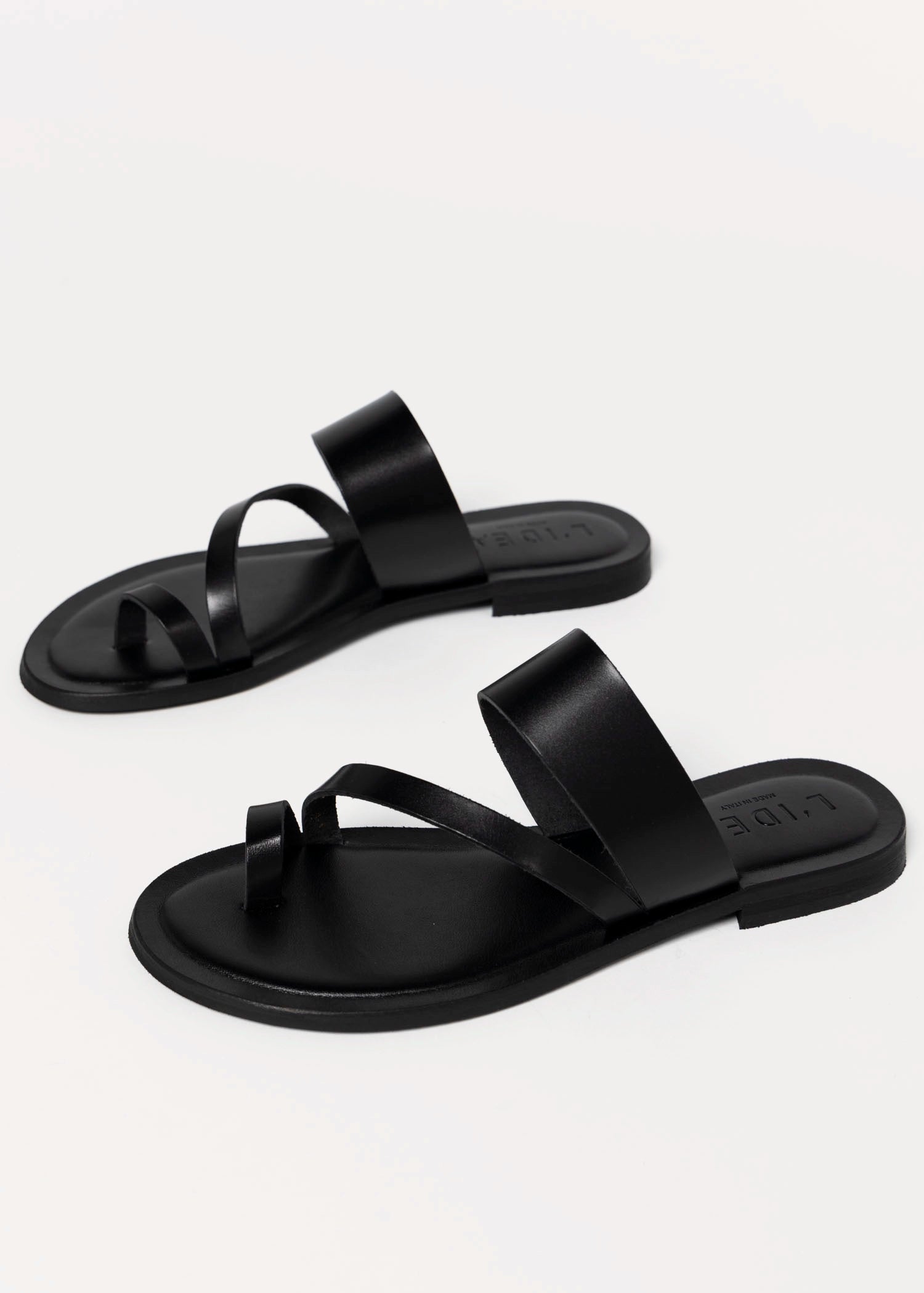 swatch_Black Leather l'idea leather toe ring sandal