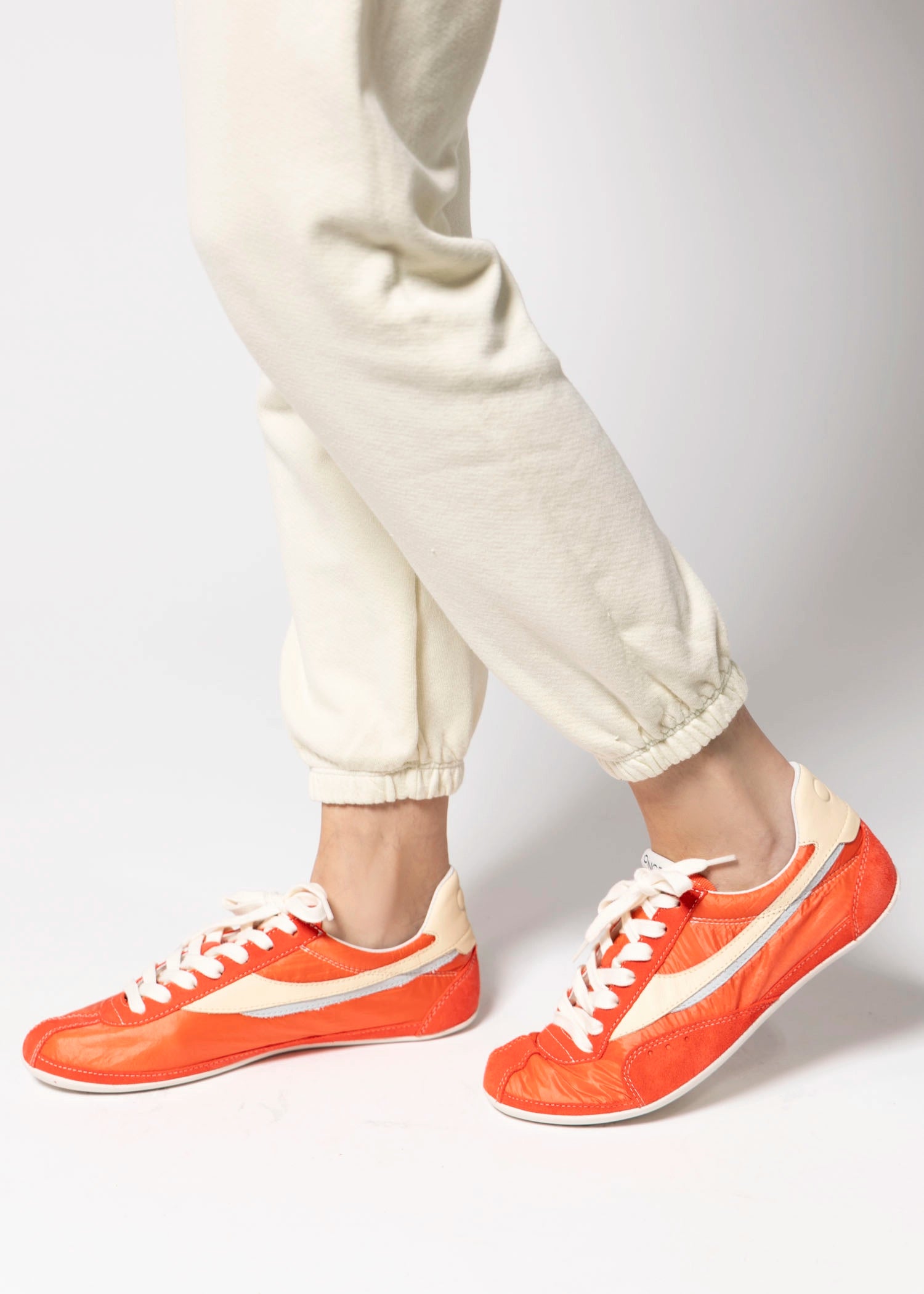 swatch_Grenadine oncept temple sneaker