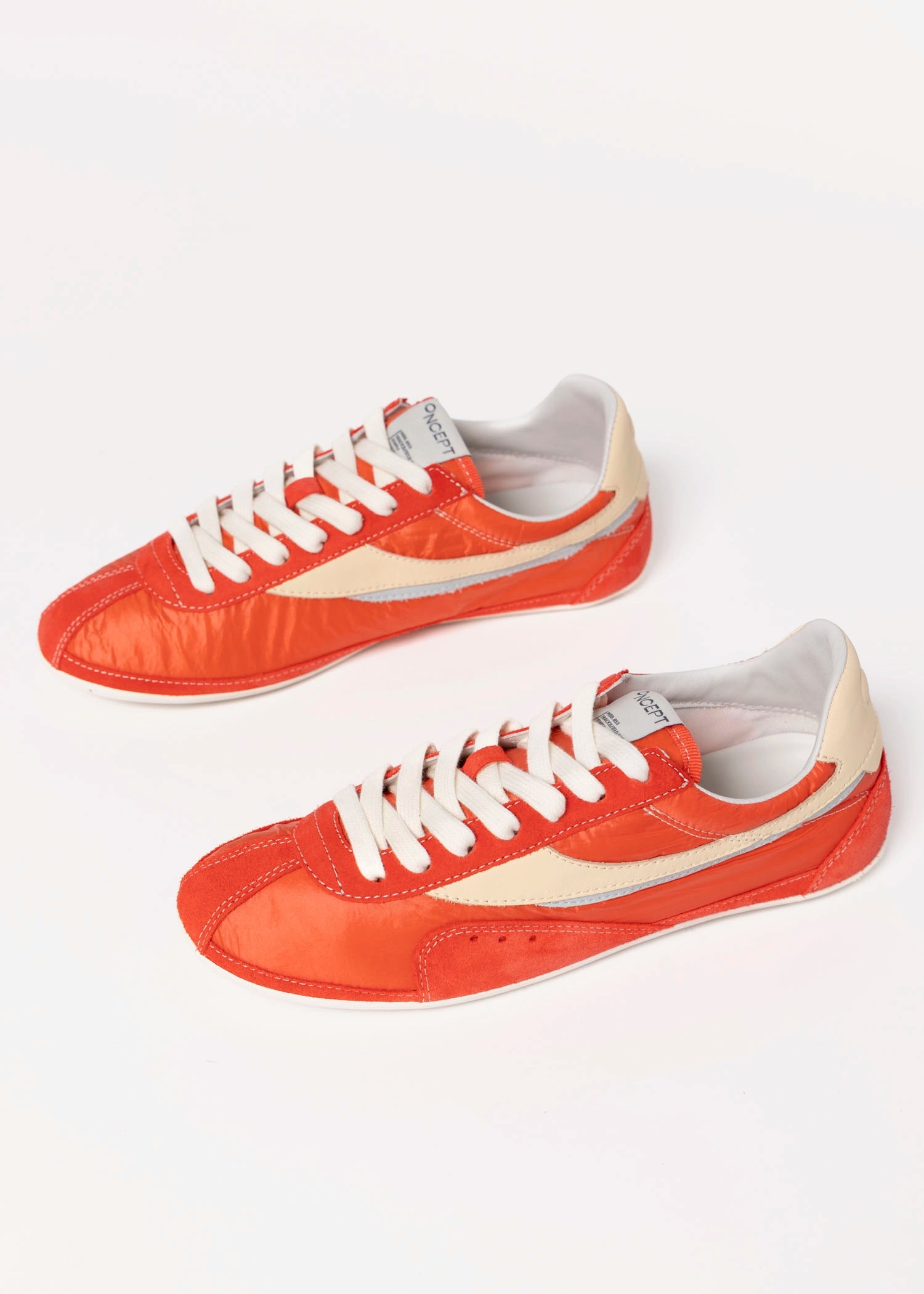 swatch_Grenadine oncept temple sneaker