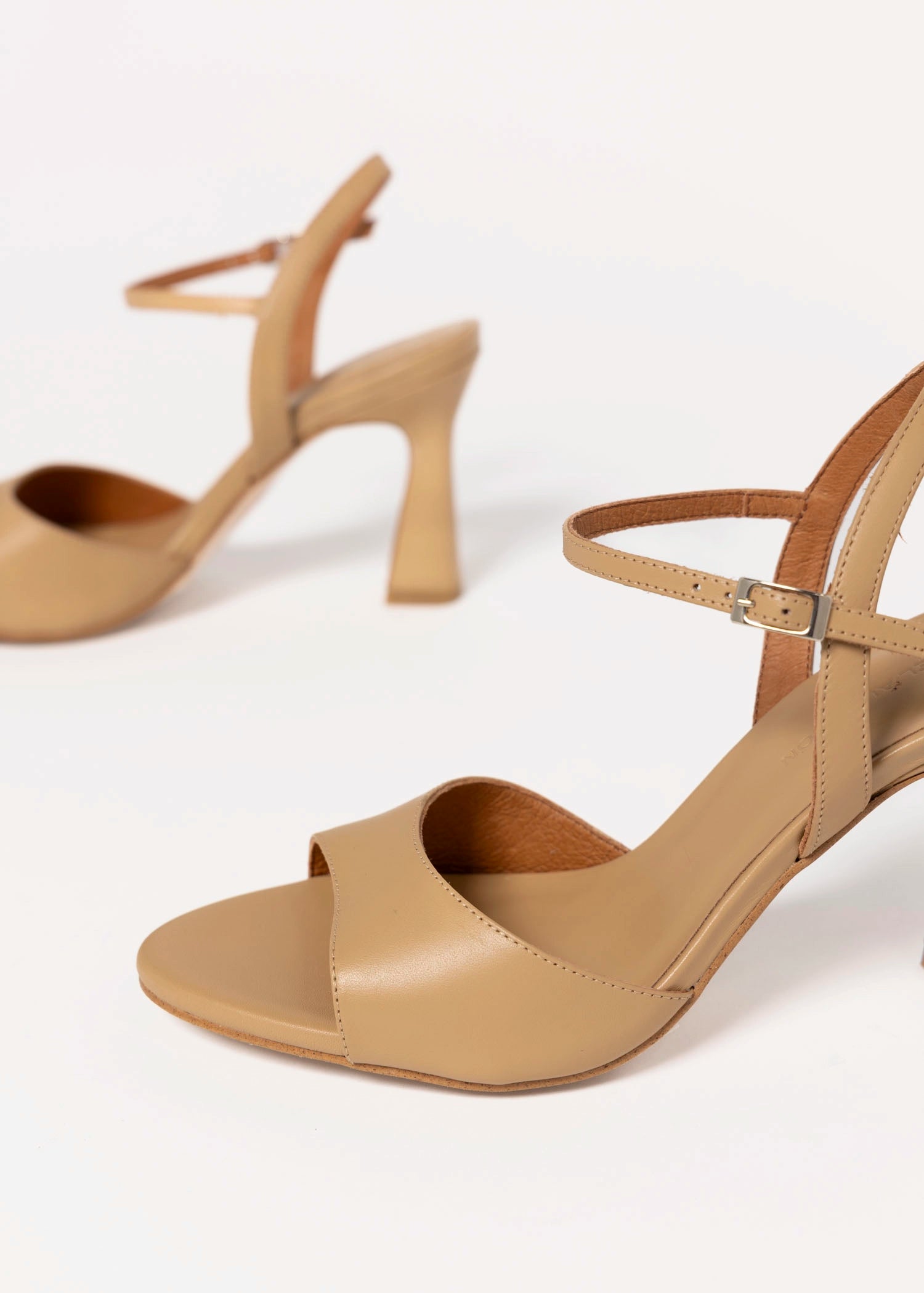 swatch_Sand Leather angel alarcon dorat heeled sandal