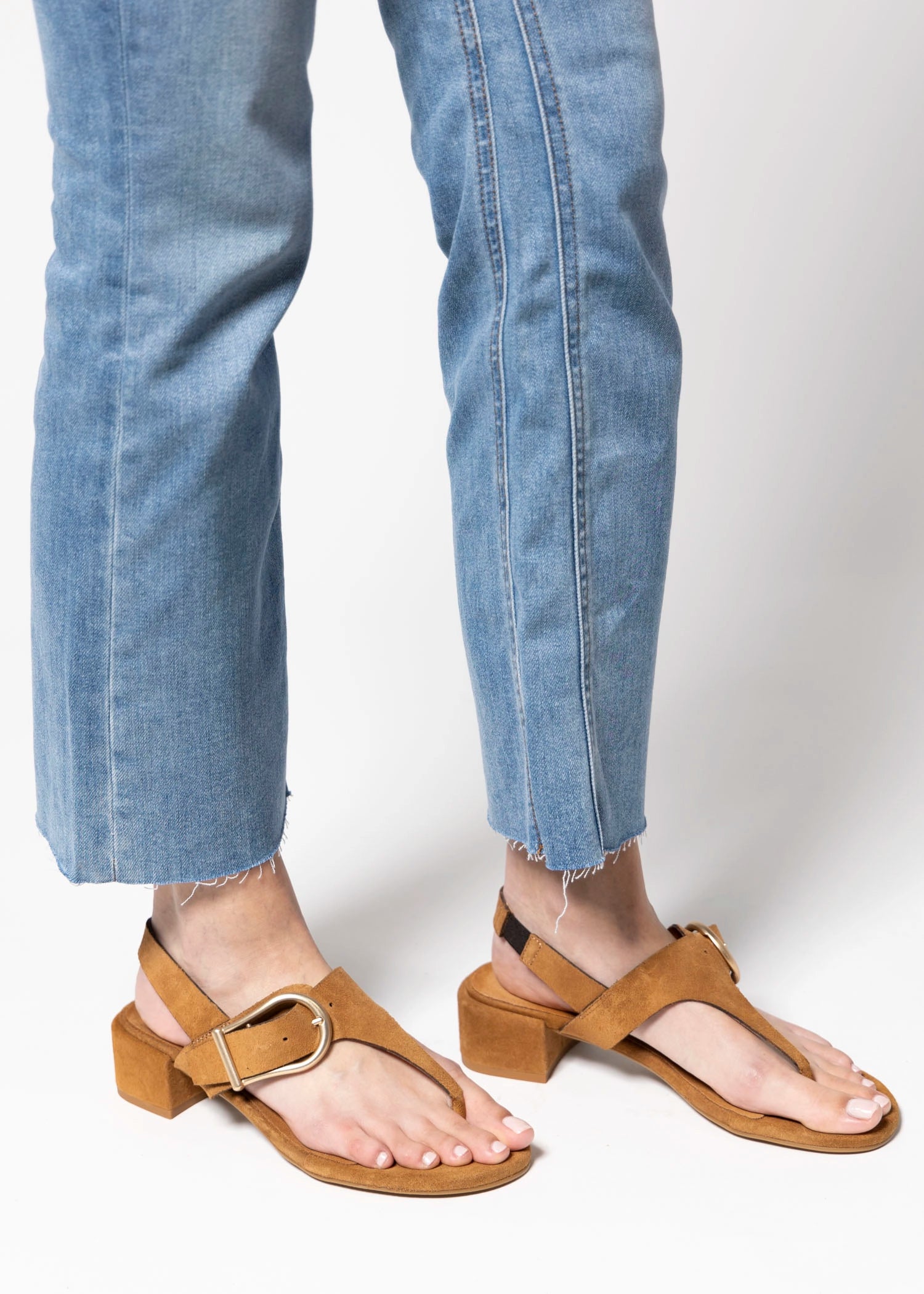 swatch_Tobacco Suede angel alarcon adina thong sandal