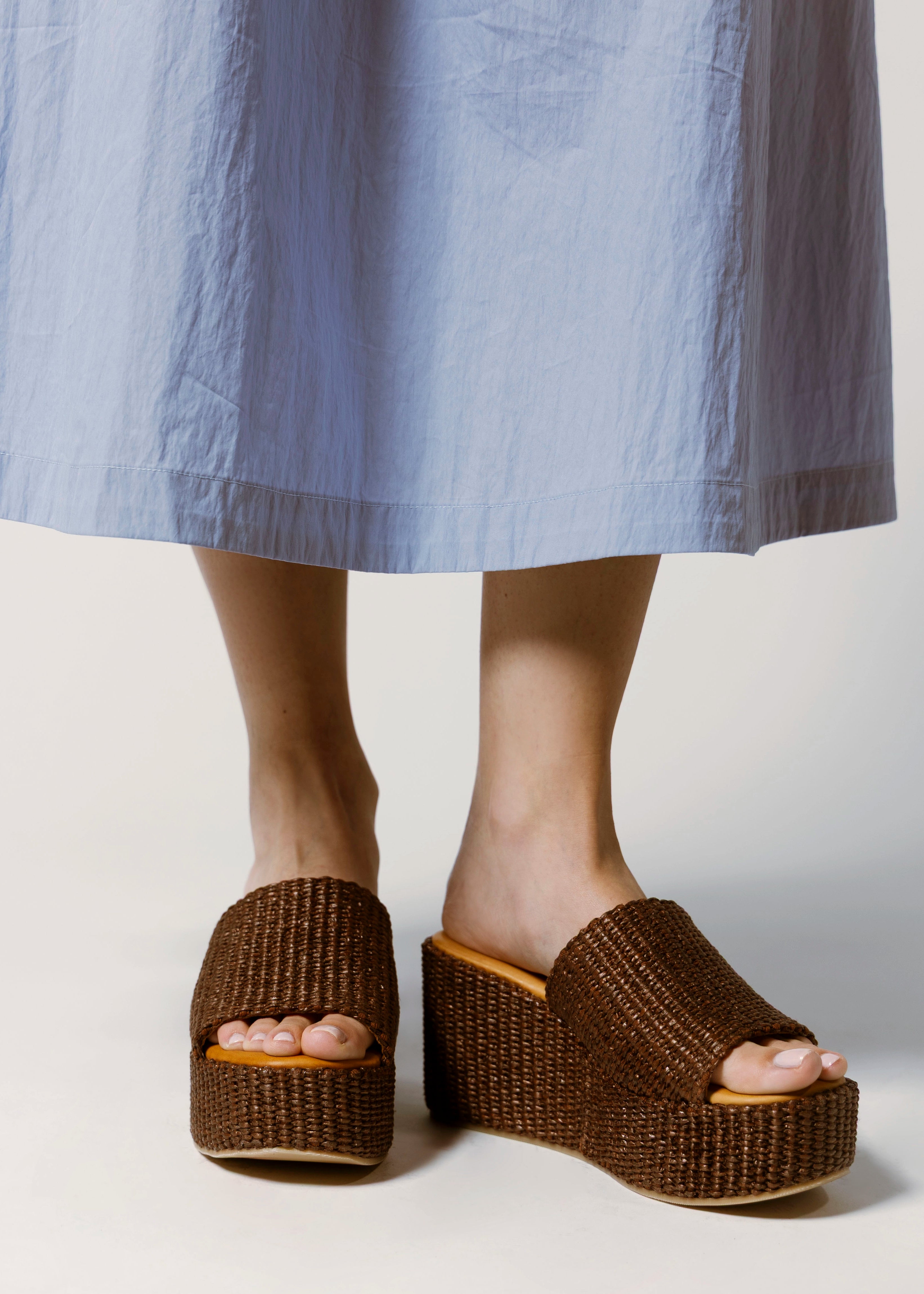 swatch_Chocolate l'idea raffia platform wedge sandals