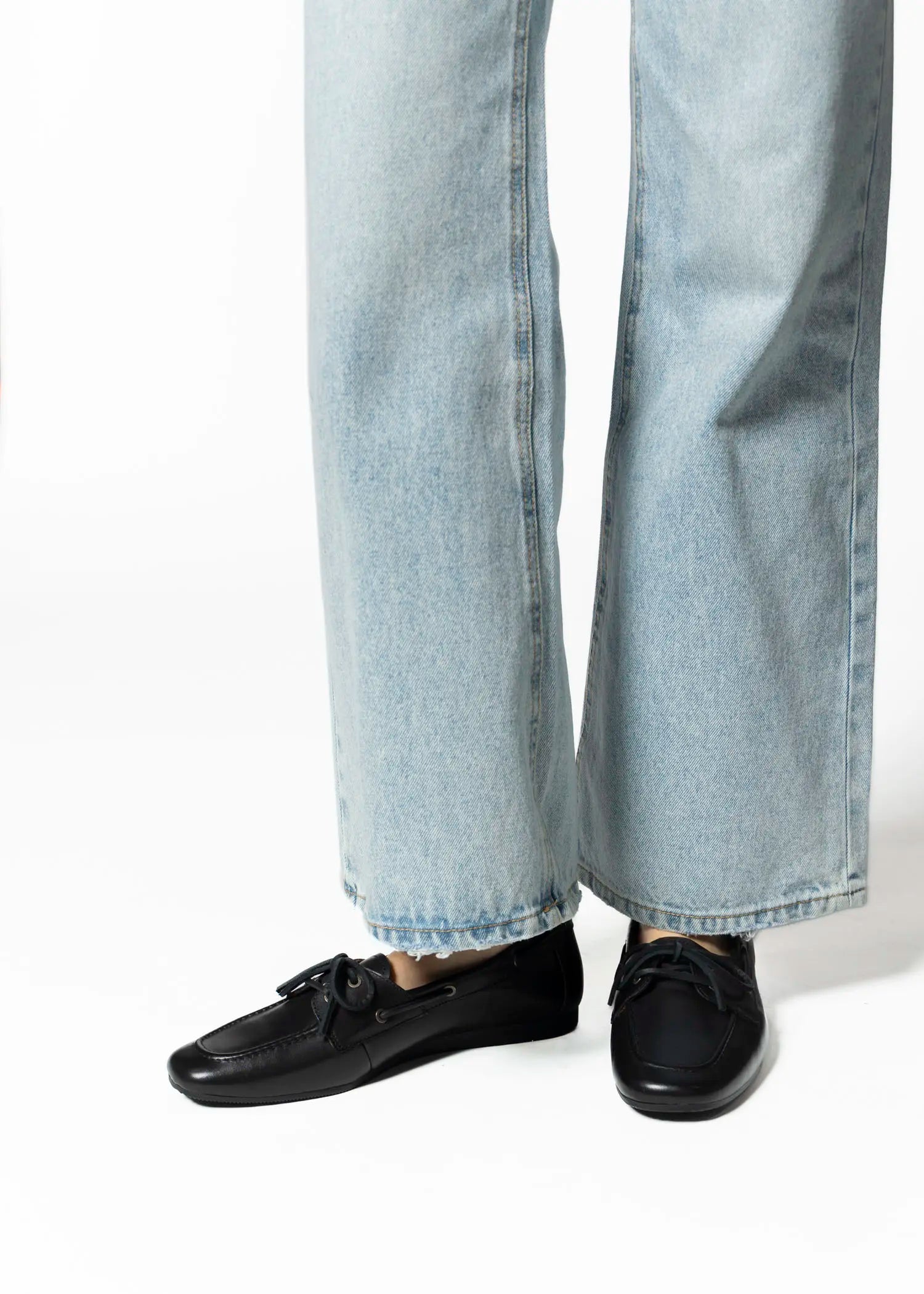 swatch_black hillary boat shoe flat shoes