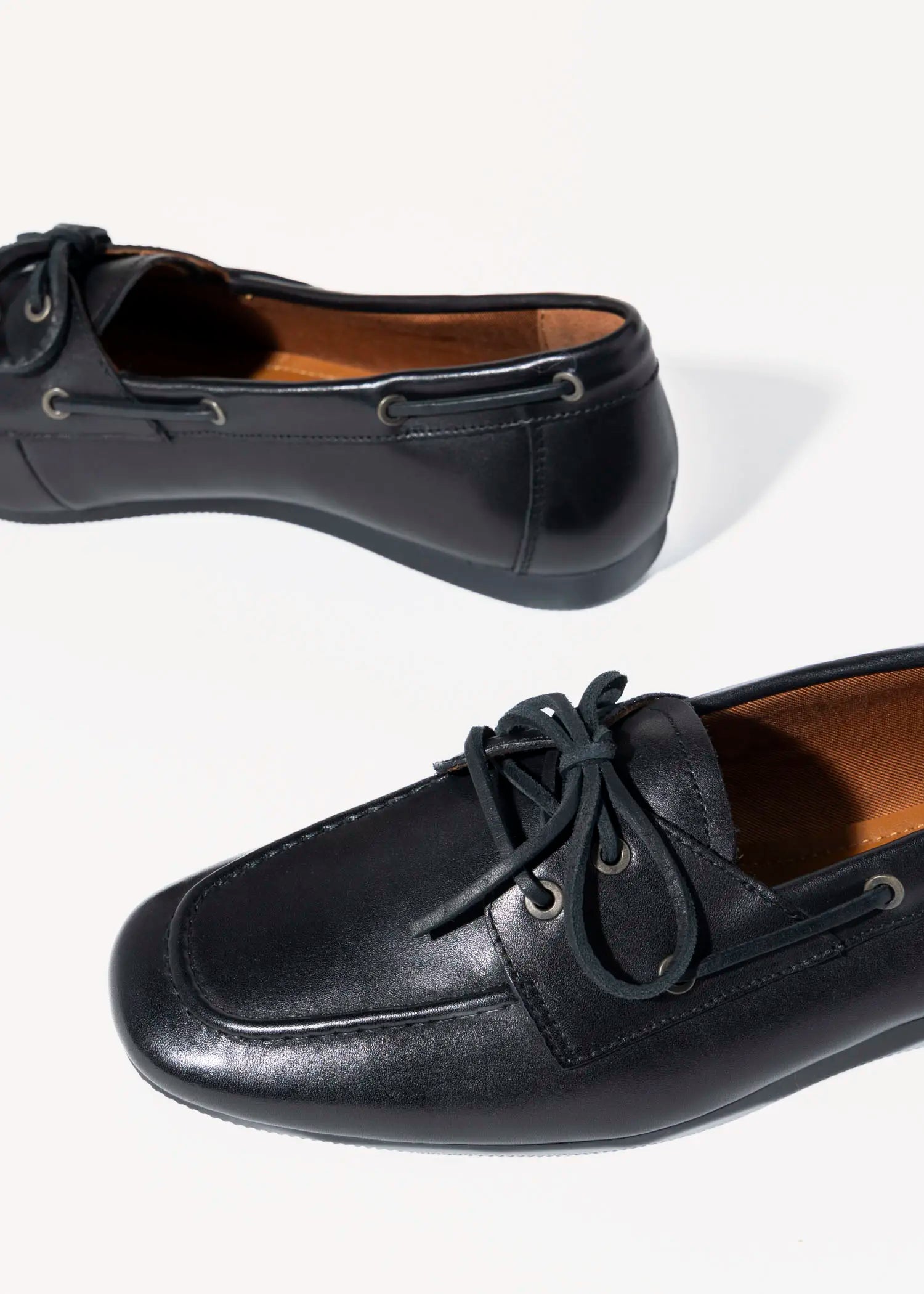 swatch_black hillary boat shoe flat shoes