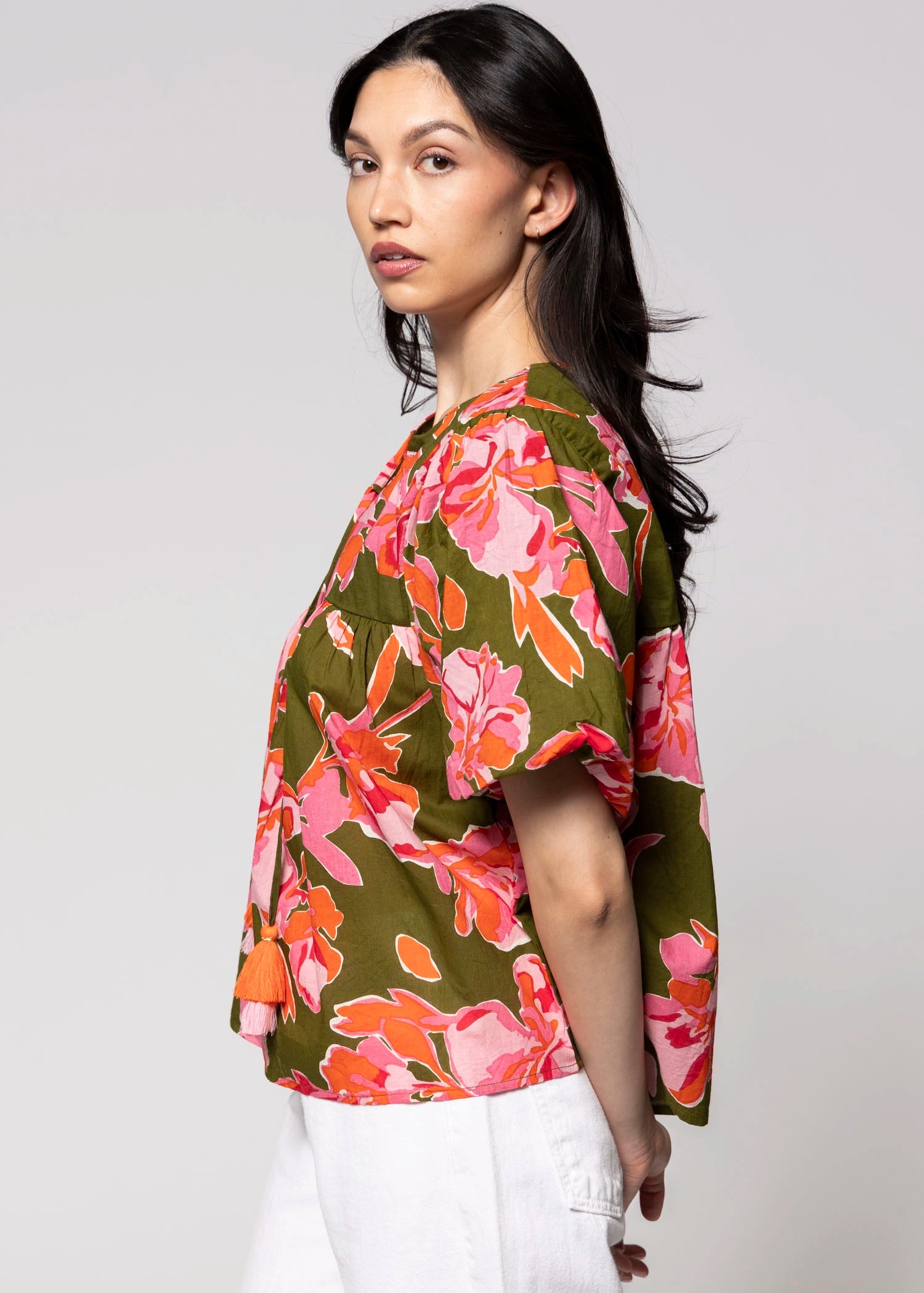 swatch_Olive thml floral puff sleeve blouse