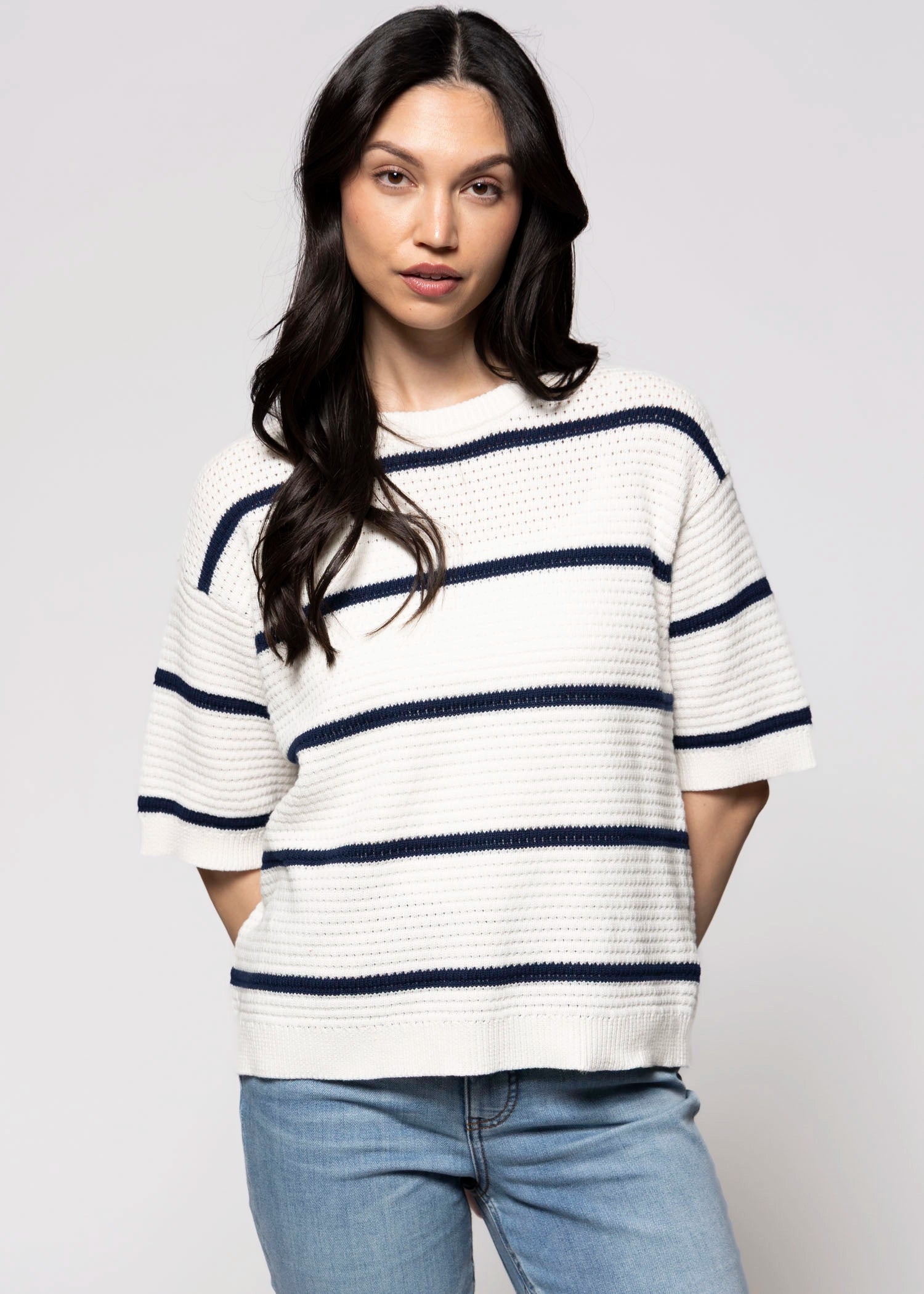 swatch_White/Navy thread and supply viola sweater