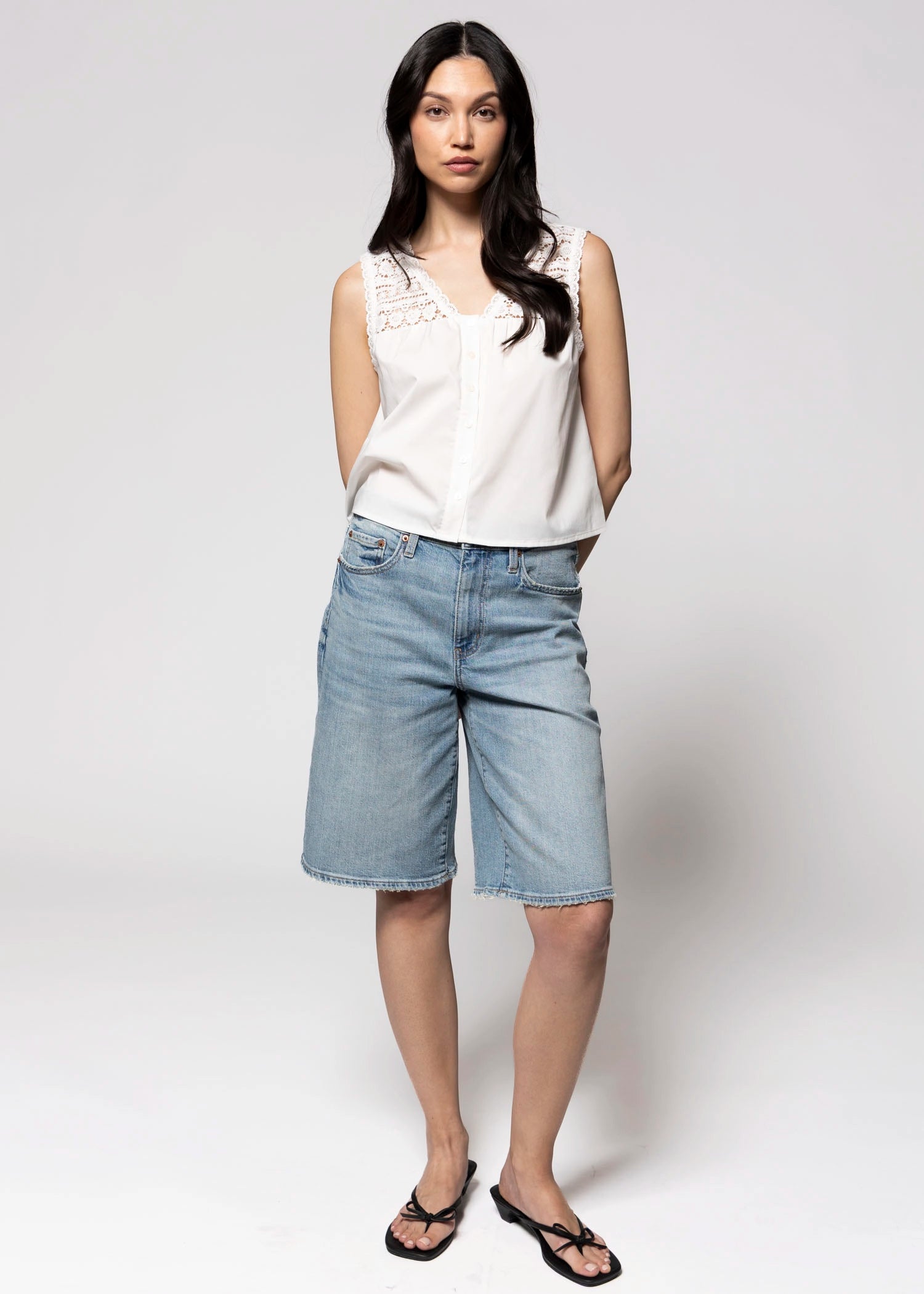 swatch_White sadie and sage lowtide blouse