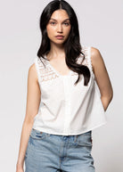 swatch_White sadie and sage lowtide blouse